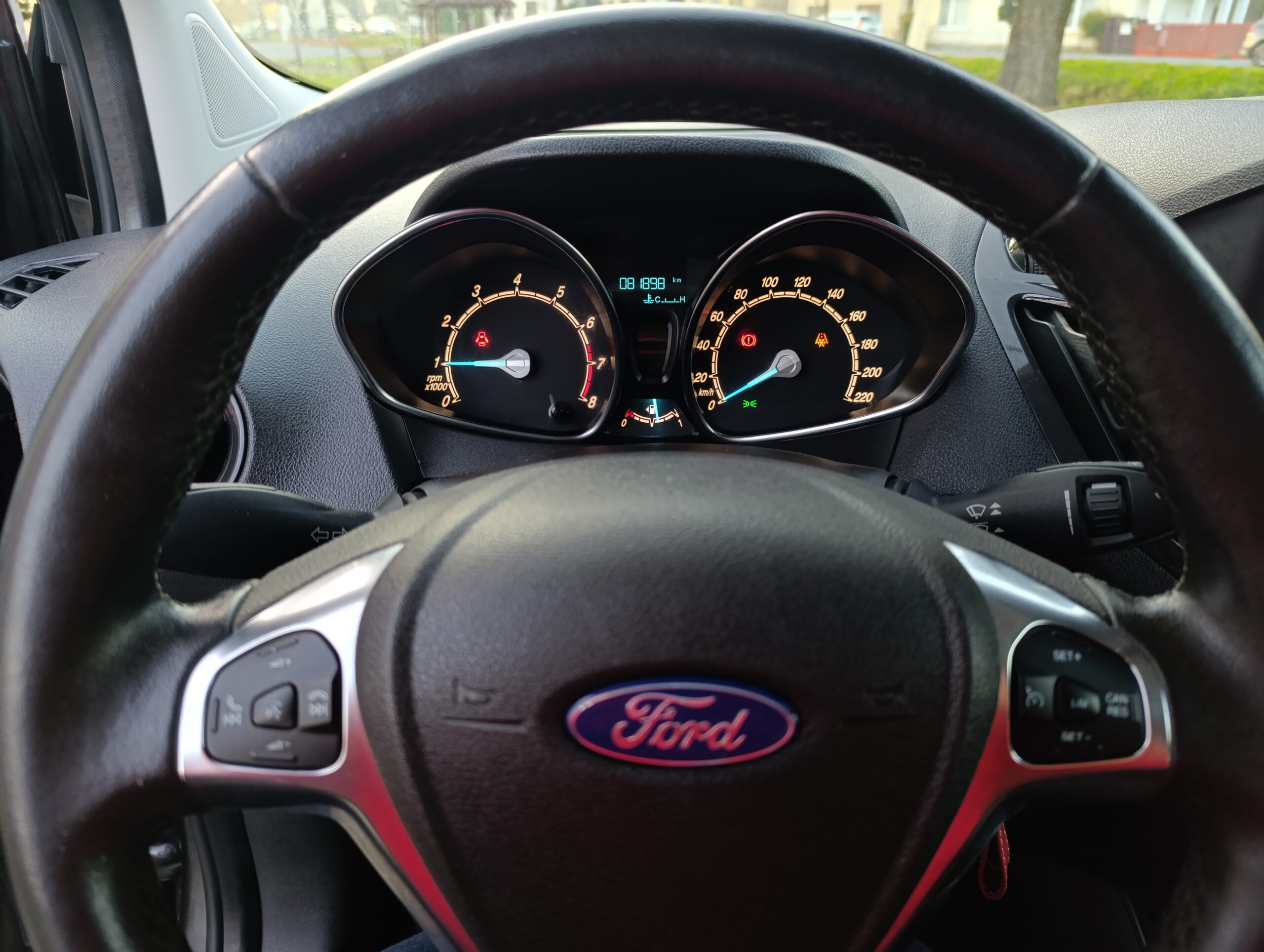 Ford Tourneo Courier Titanium 73kW/100PS