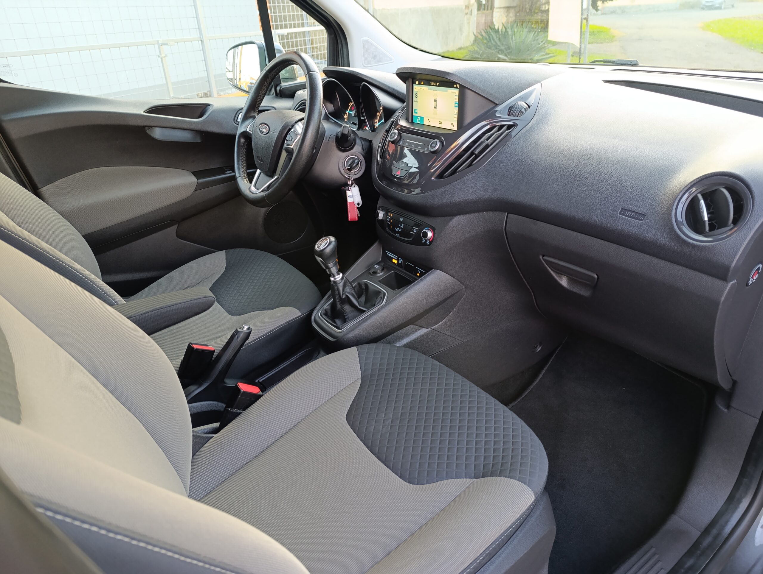 Ford Tourneo Courier Titanium 73kW/100PS