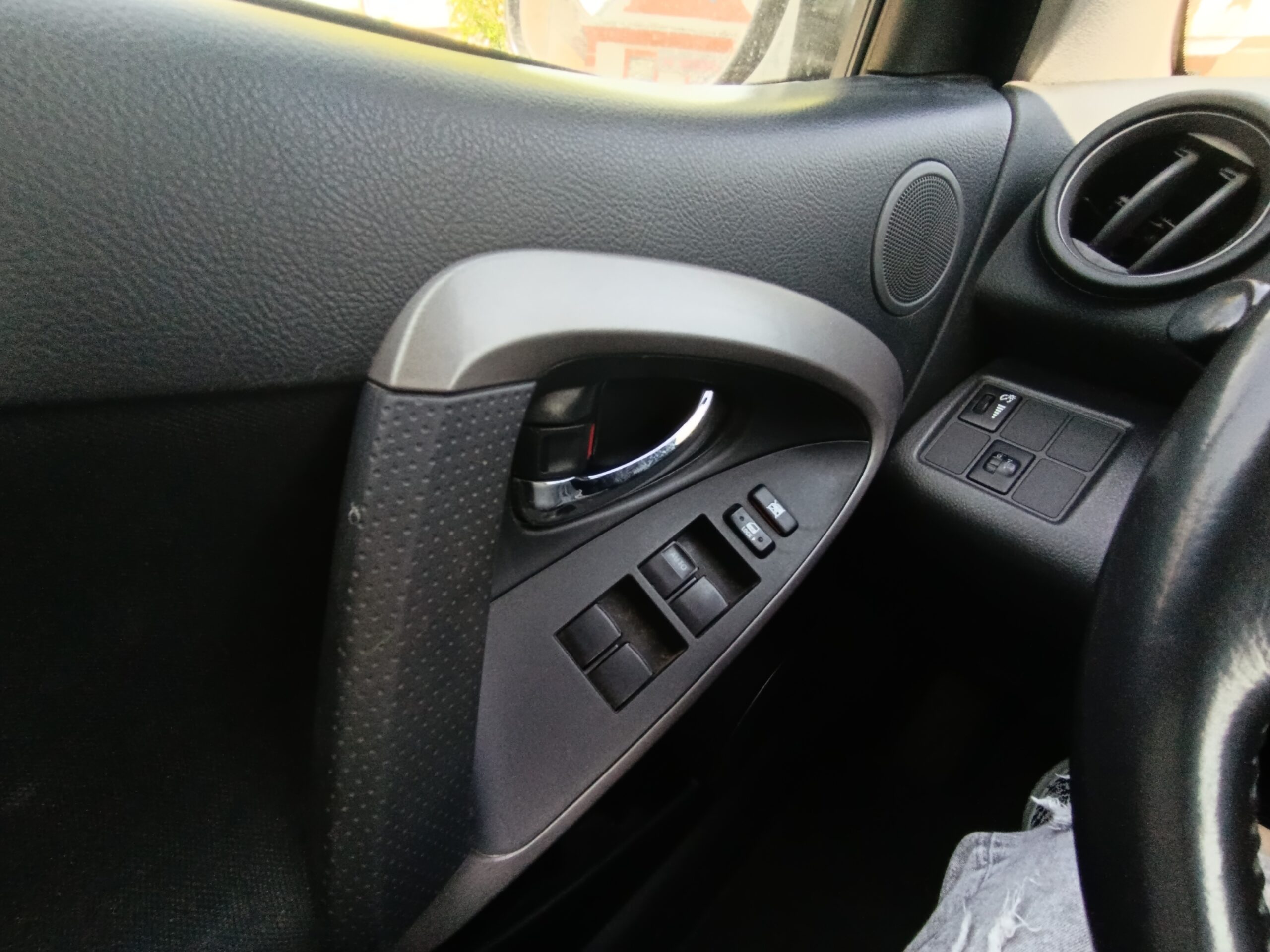 Toyota RAV4 2.2D 4WD 100kW/136PS, 4×4, M6