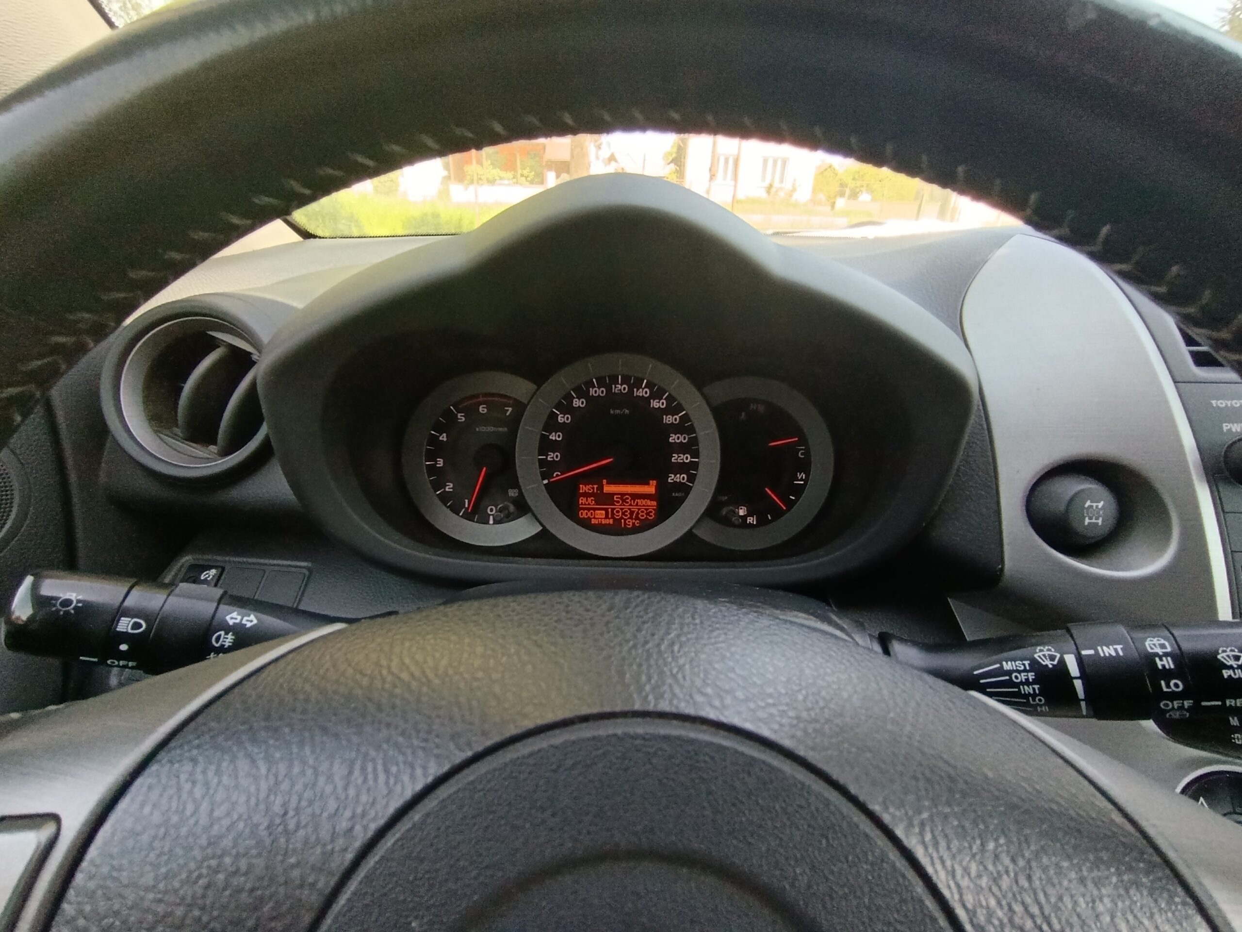 Toyota RAV4 2.2D 4WD 100kW/136PS, 4×4, M6