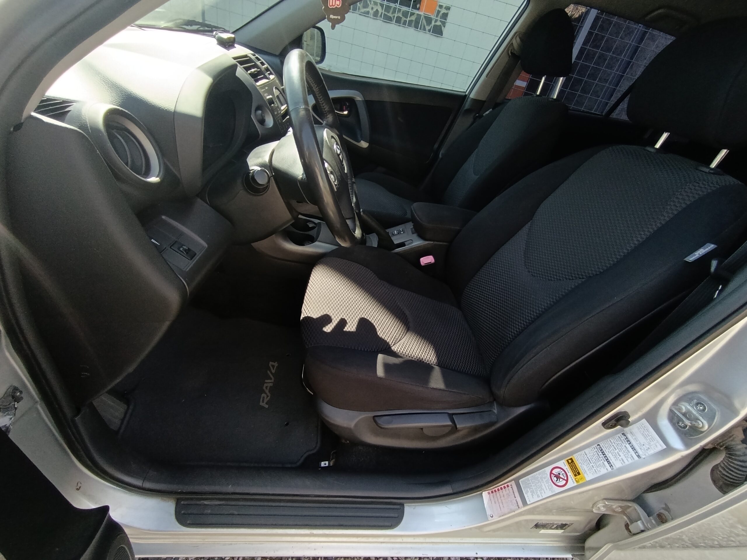 Toyota RAV4 2.2D 4WD 100kW/136PS, 4×4, M6