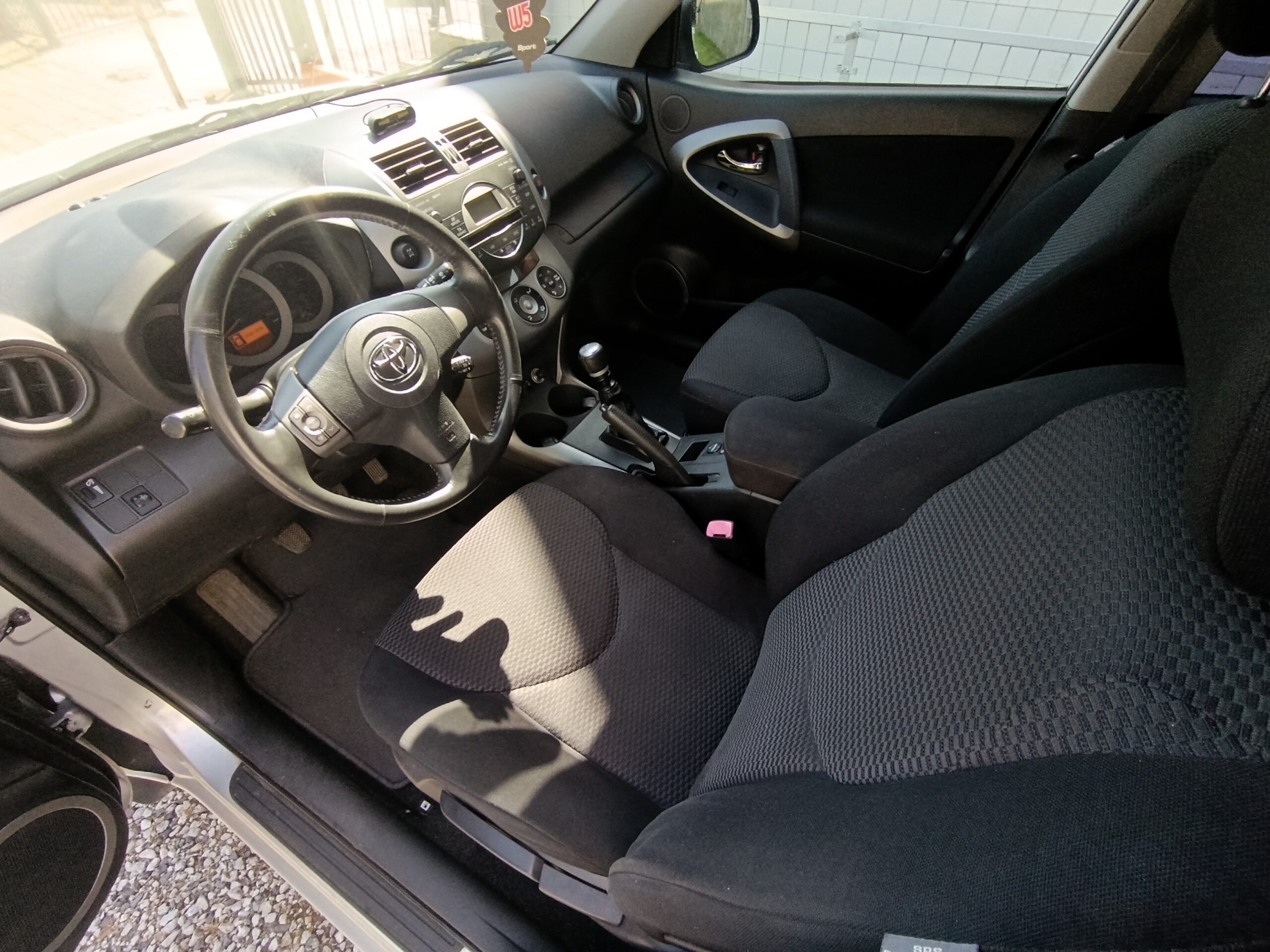 Toyota RAV4 2.2D 4WD 100kW/136PS, 4×4, M6
