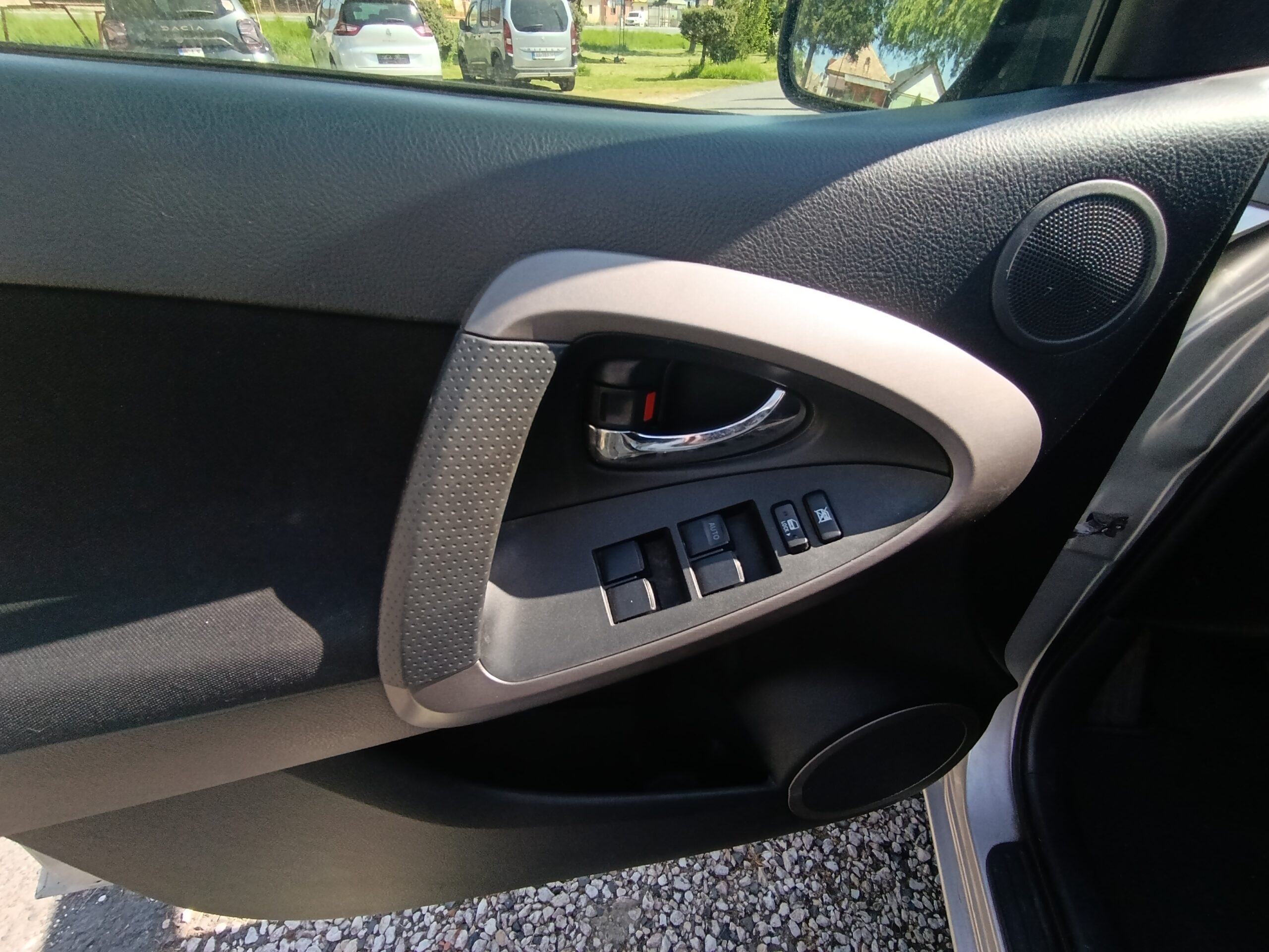 Toyota RAV4 2.2D 4WD 100kW/136PS, 4×4, M6