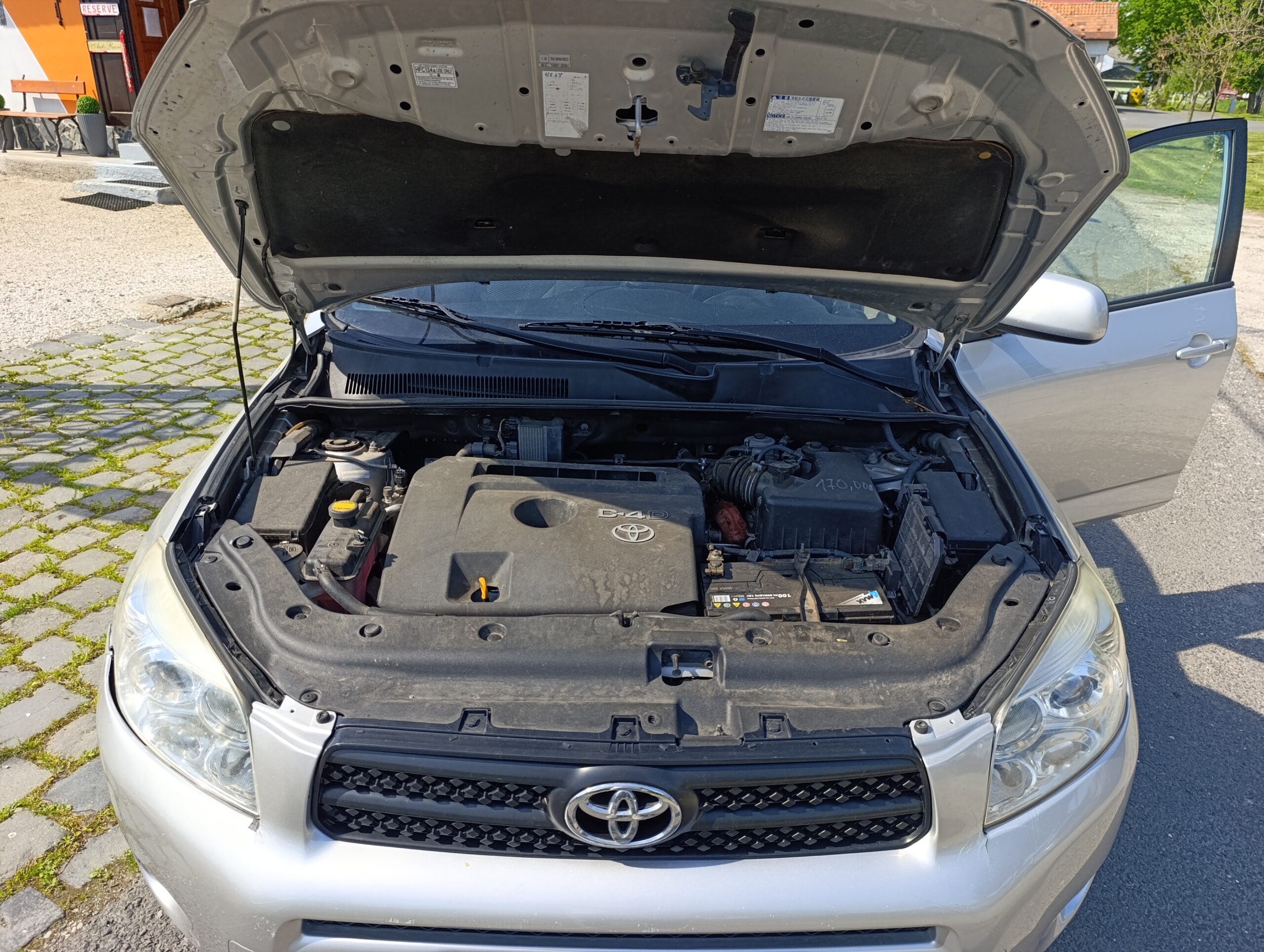 Toyota RAV4 2.2D 4WD 100kW/136PS, 4×4, M6