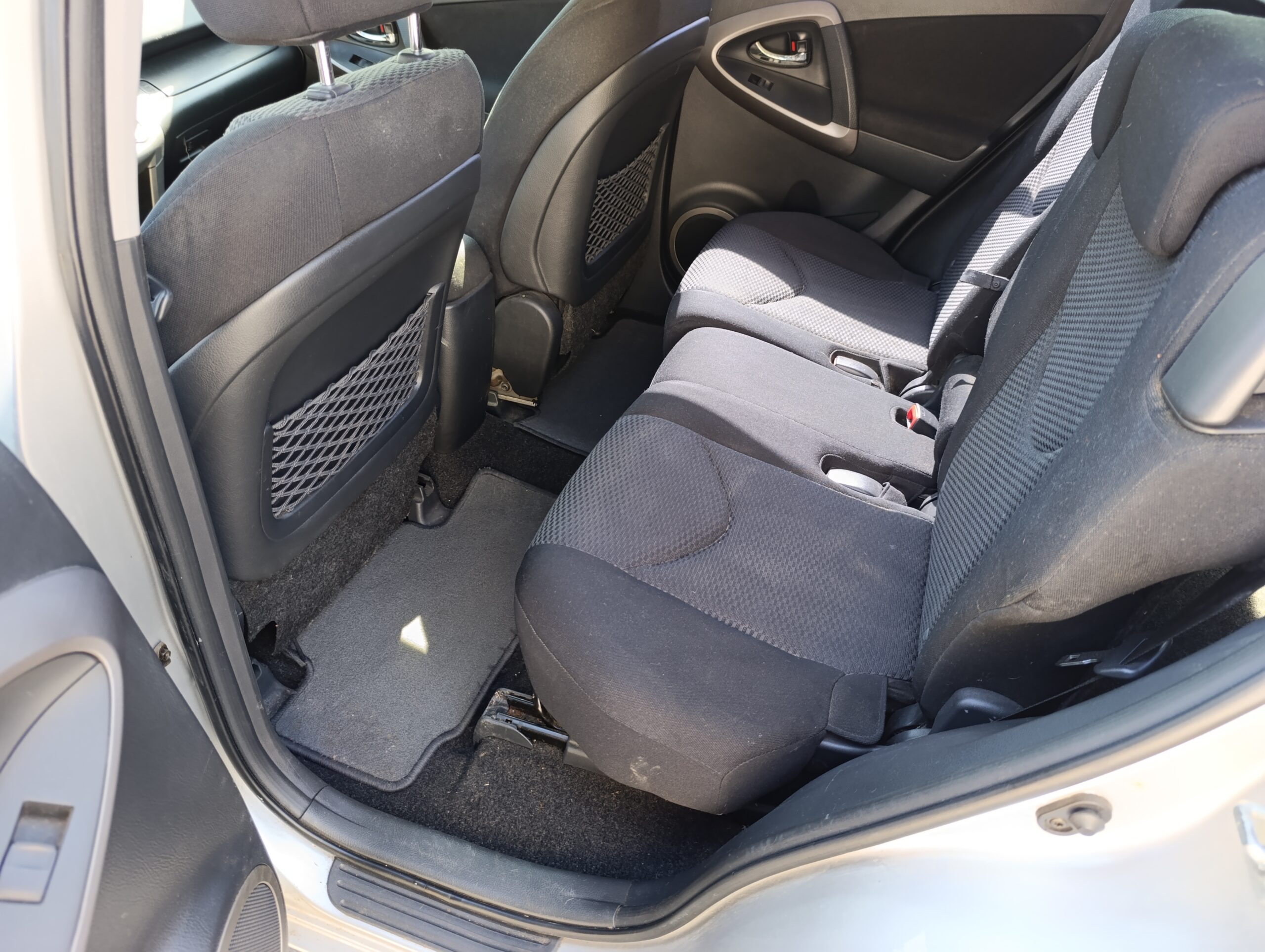 Toyota RAV4 2.2D 4WD 100kW/136PS, 4×4, M6