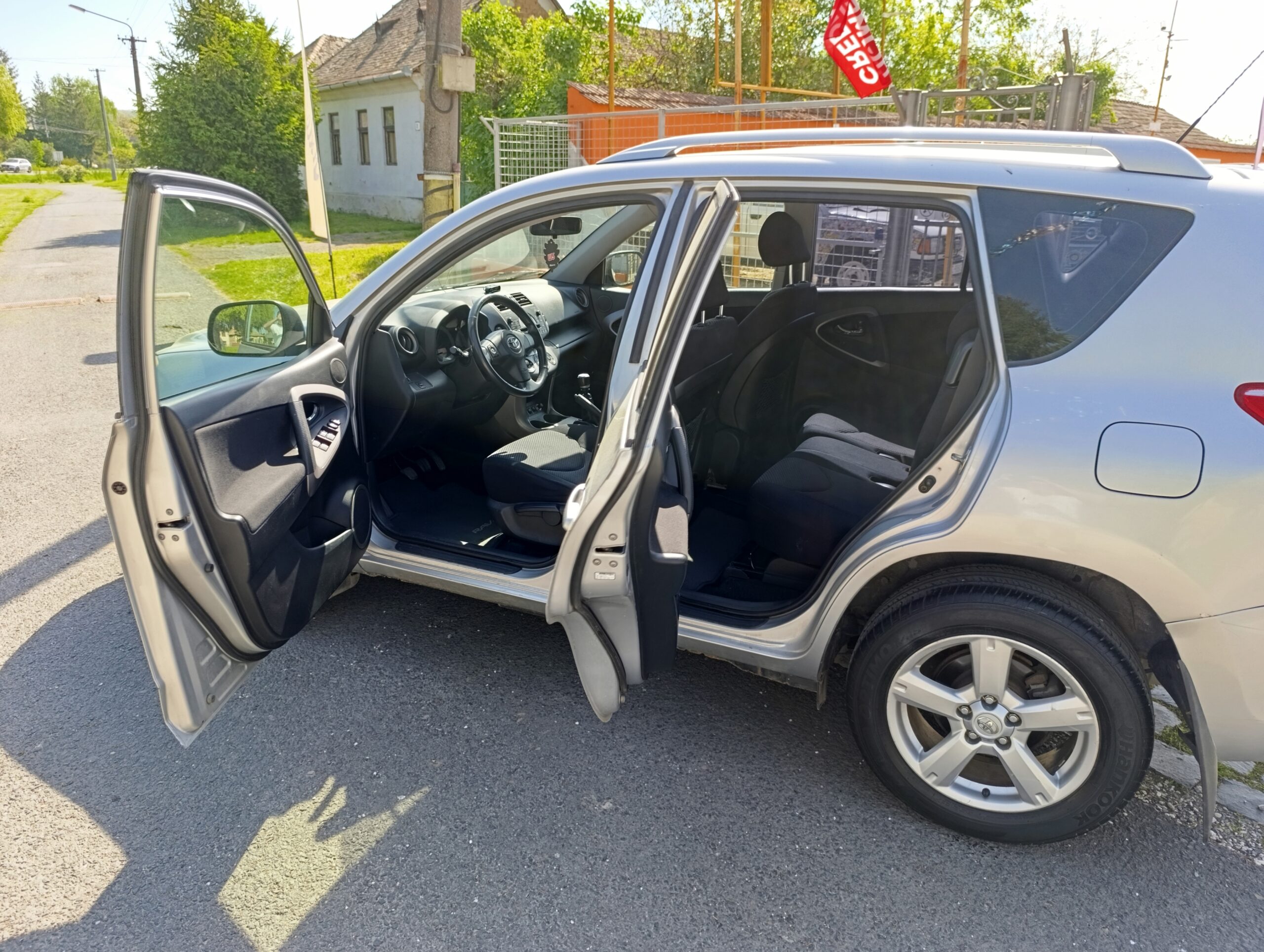 Toyota RAV4 2.2D 4WD 100kW/136PS, 4×4, M6