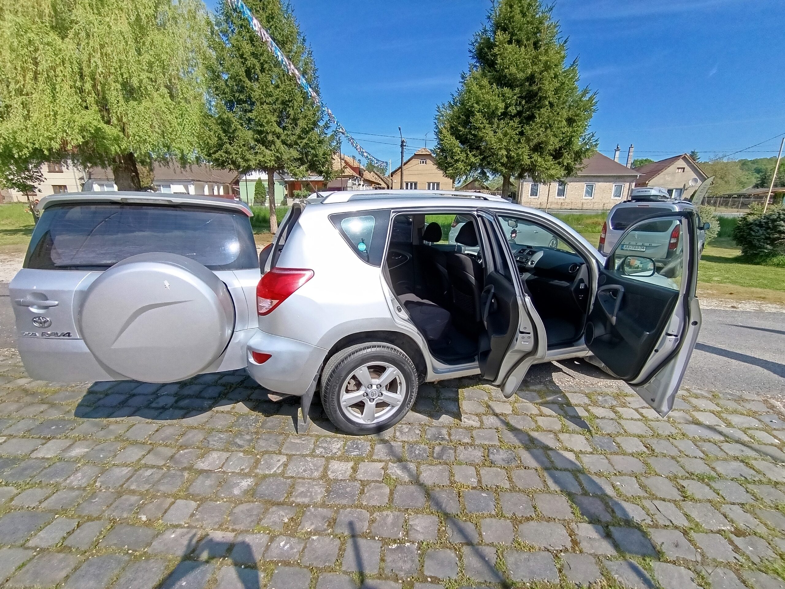 Toyota RAV4 2.2D 4WD 100kW/136PS, 4×4, M6