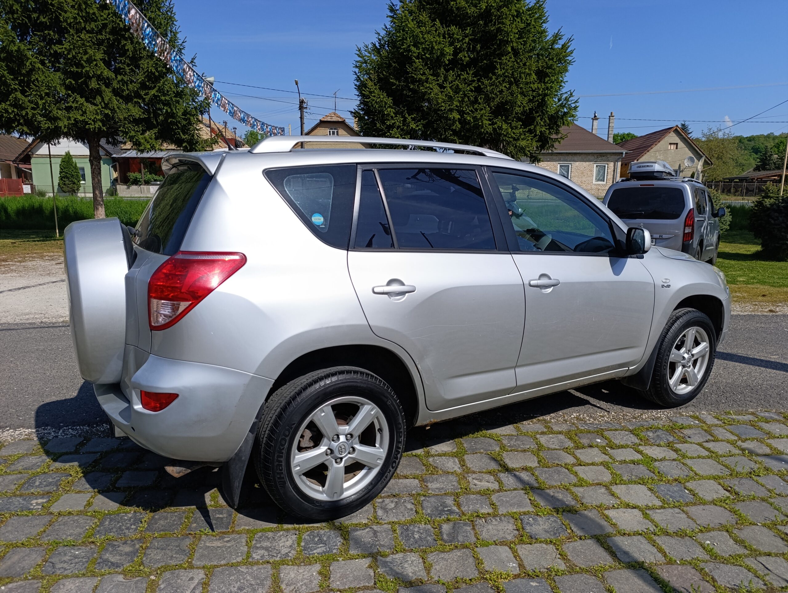 Toyota RAV4 2.2D 4WD 100kW/136PS, 4×4, M6