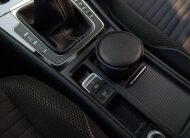 Volkswagen Golf 7 1.2TSI Edícia CUP, Sám zaparkuje.