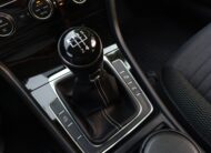 Volkswagen Golf 7 1.2TSI Edícia CUP, Sám zaparkuje.