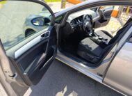 Volkswagen Golf 7 1.2TSI Edícia CUP, Sám zaparkuje.