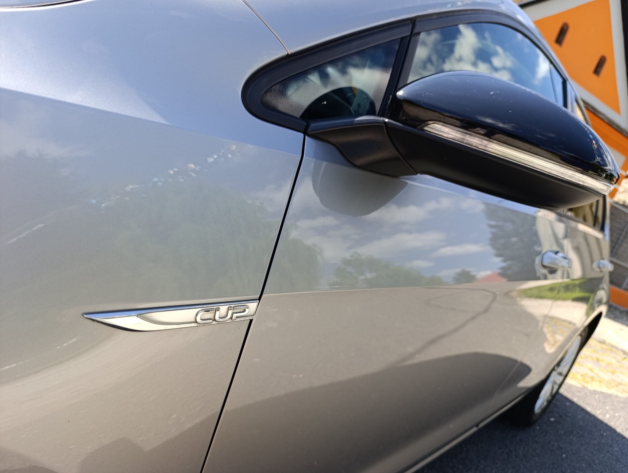 Volkswagen Golf 7 1.2TSI Edícia CUP, Sám zaparkuje.