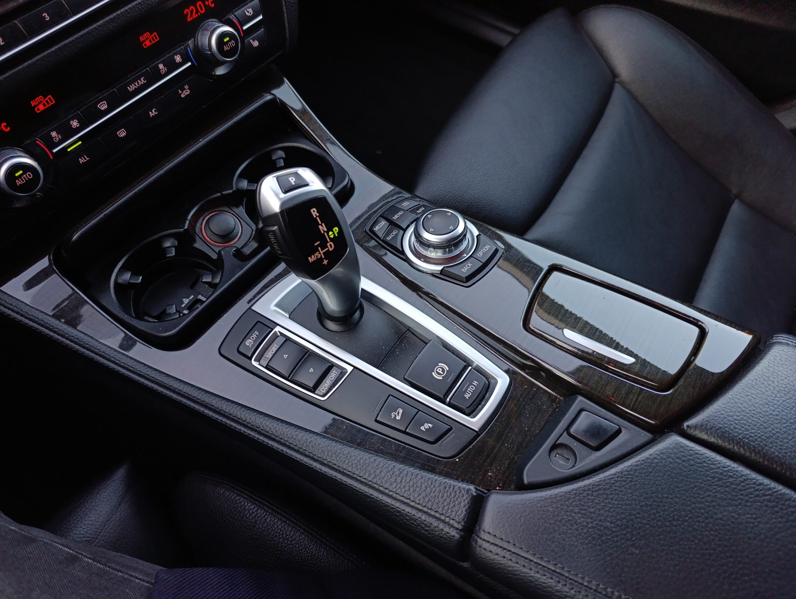 BMW 530 xDrive Rad 5 combi, 190kW Doťah dverí, Koža