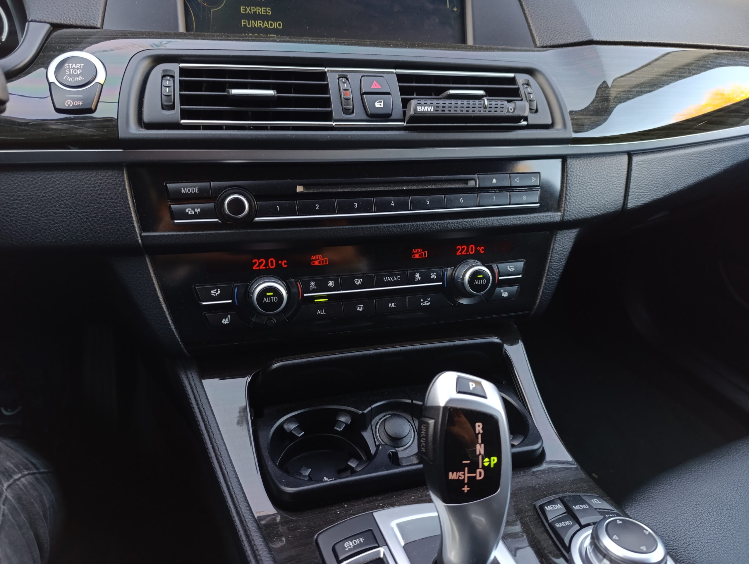 BMW 530 xDrive Rad 5 combi, 190kW Doťah dverí, Koža