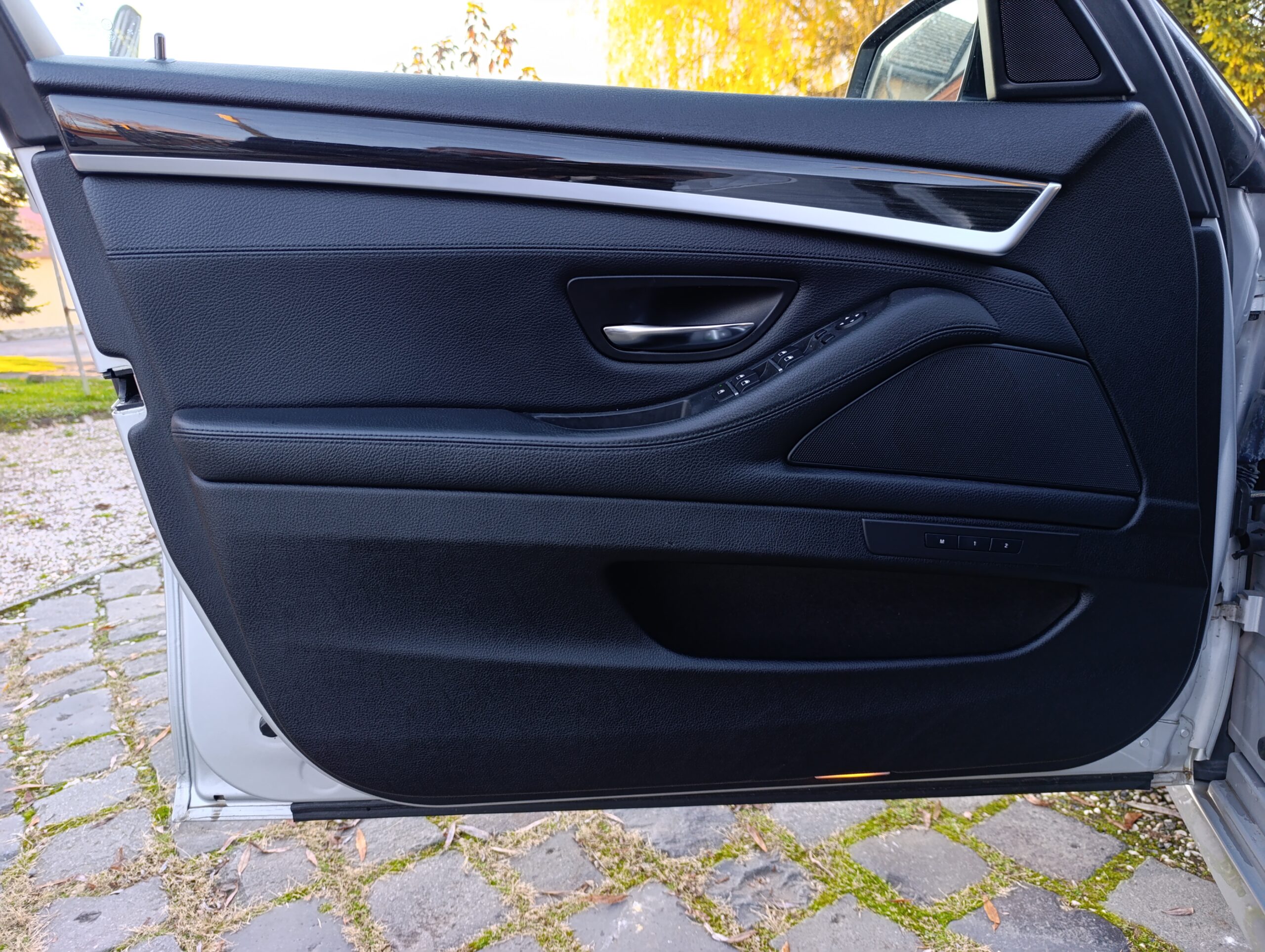 BMW 530 xDrive Rad 5 combi, 190kW Doťah dverí, Koža