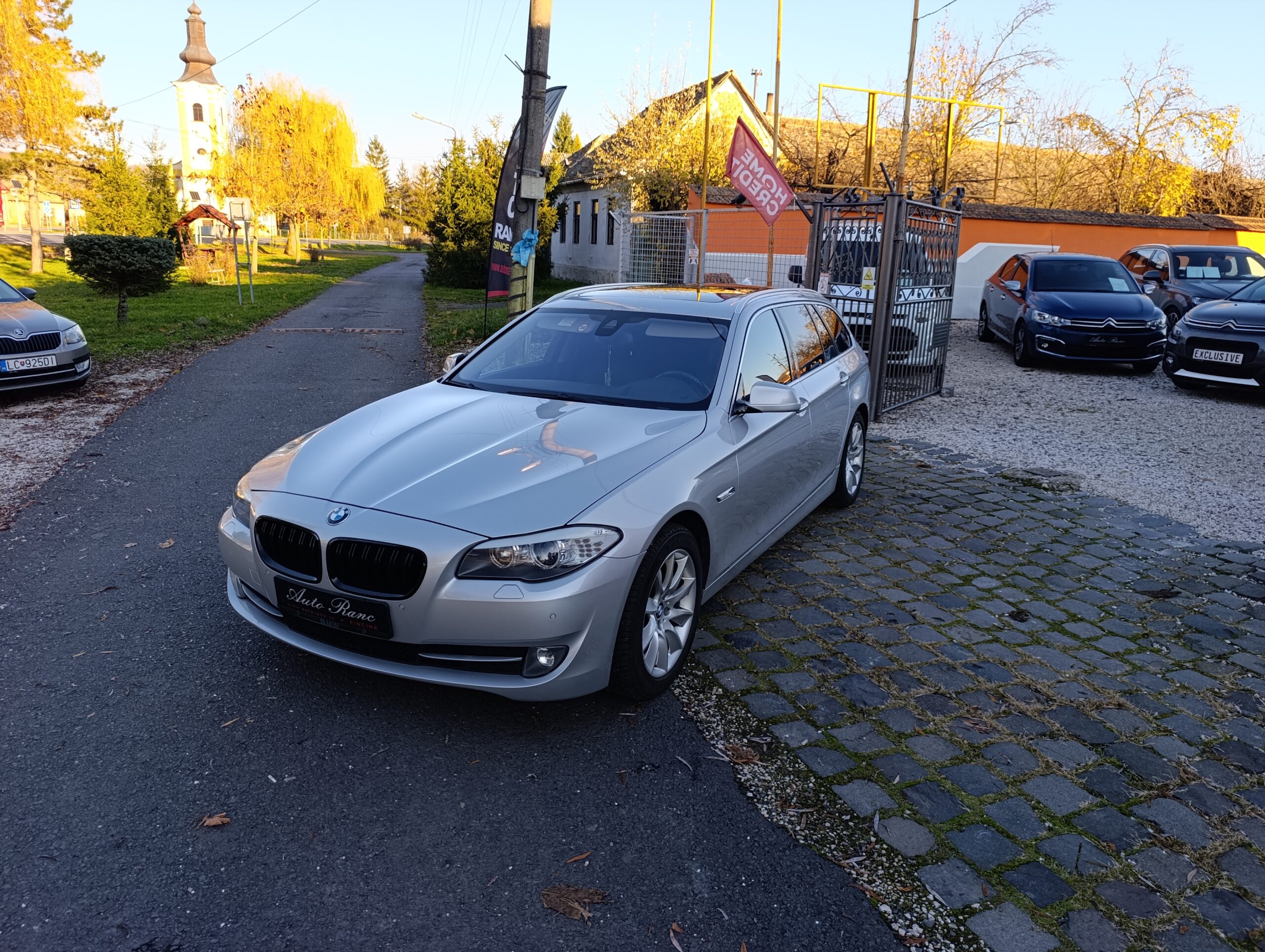 BMW 530 xDrive Rad 5 combi, 190kW Doťah dverí, Koža