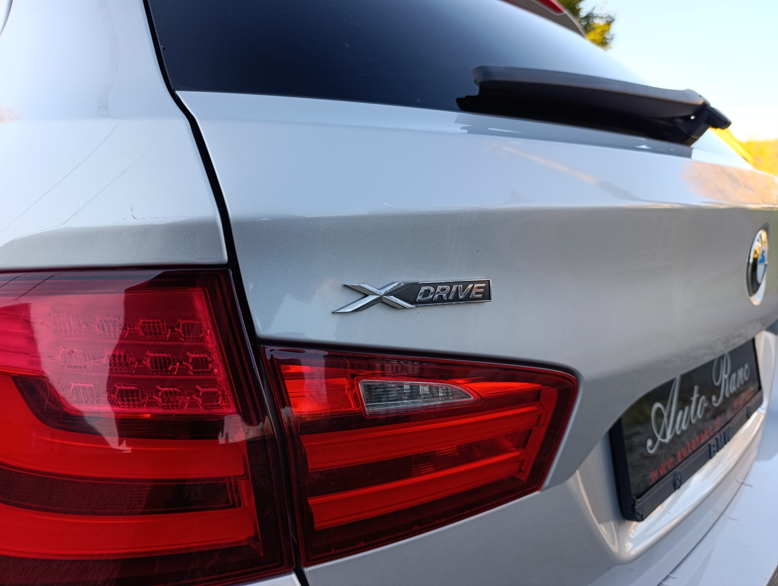 BMW 530 xDrive Rad 5 combi, 190kW Doťah dverí, Koža