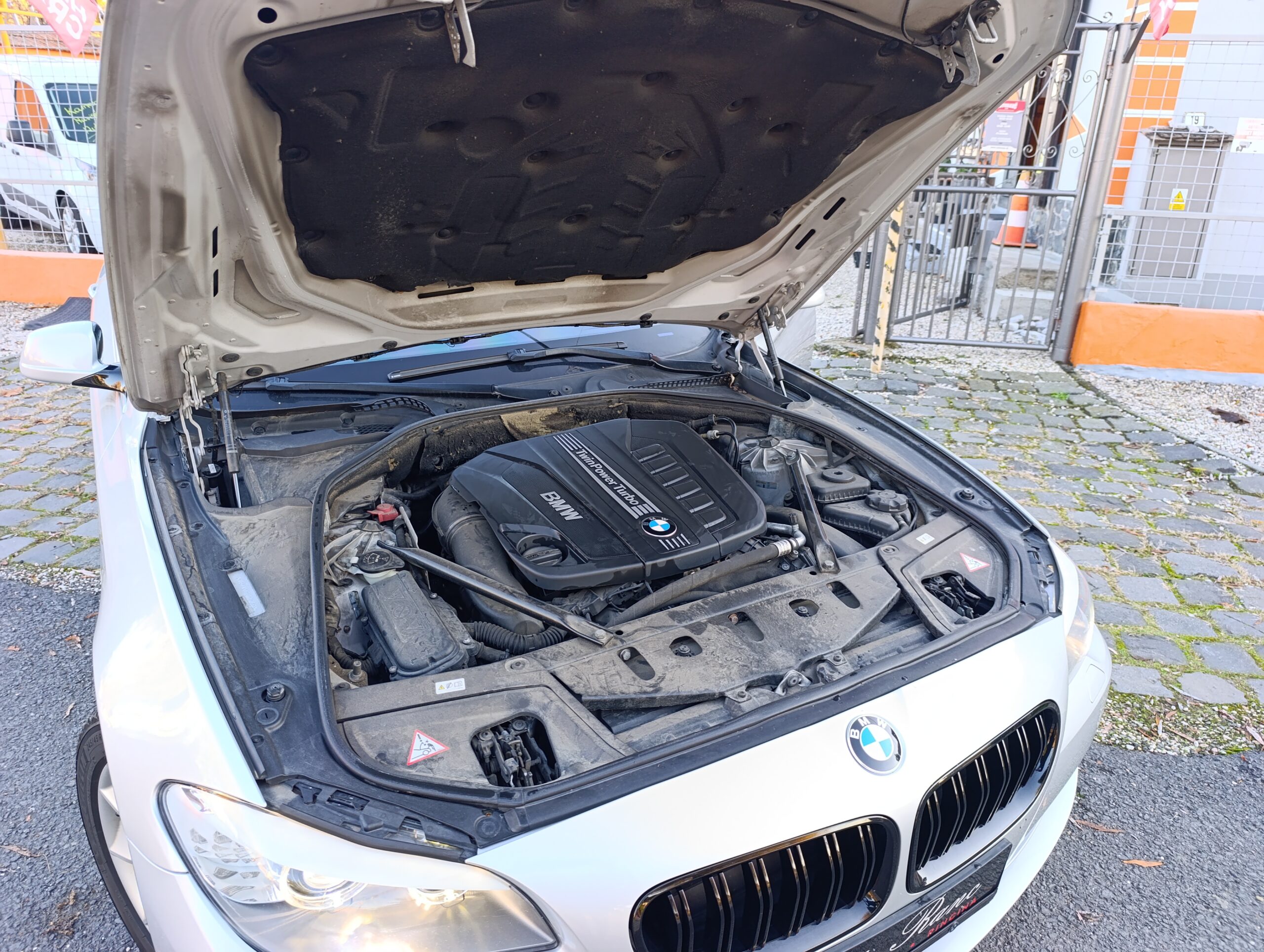 BMW 530 xDrive Rad 5 combi, 190kW Doťah dverí, Koža
