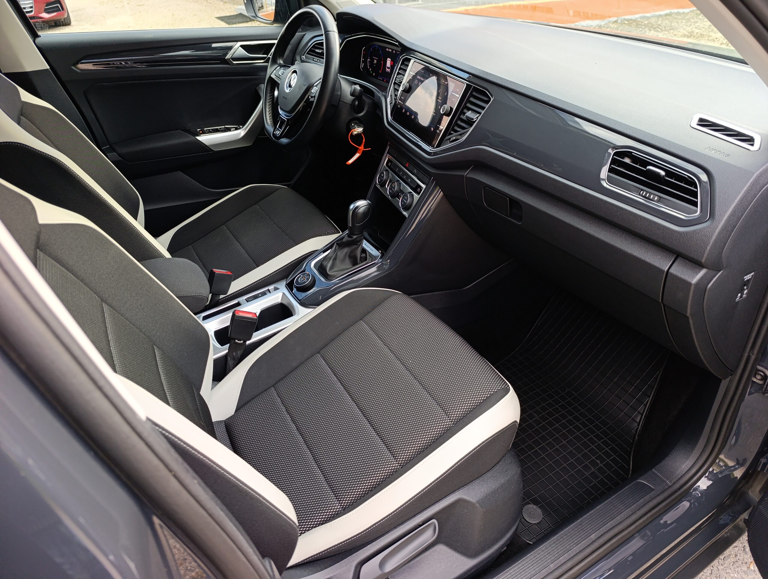 Volkswagen T-ROC 4Motion, 2.0TDI 110kW/150PS. Virtual Cocpit, LED svetlá, SUV/Off-Road