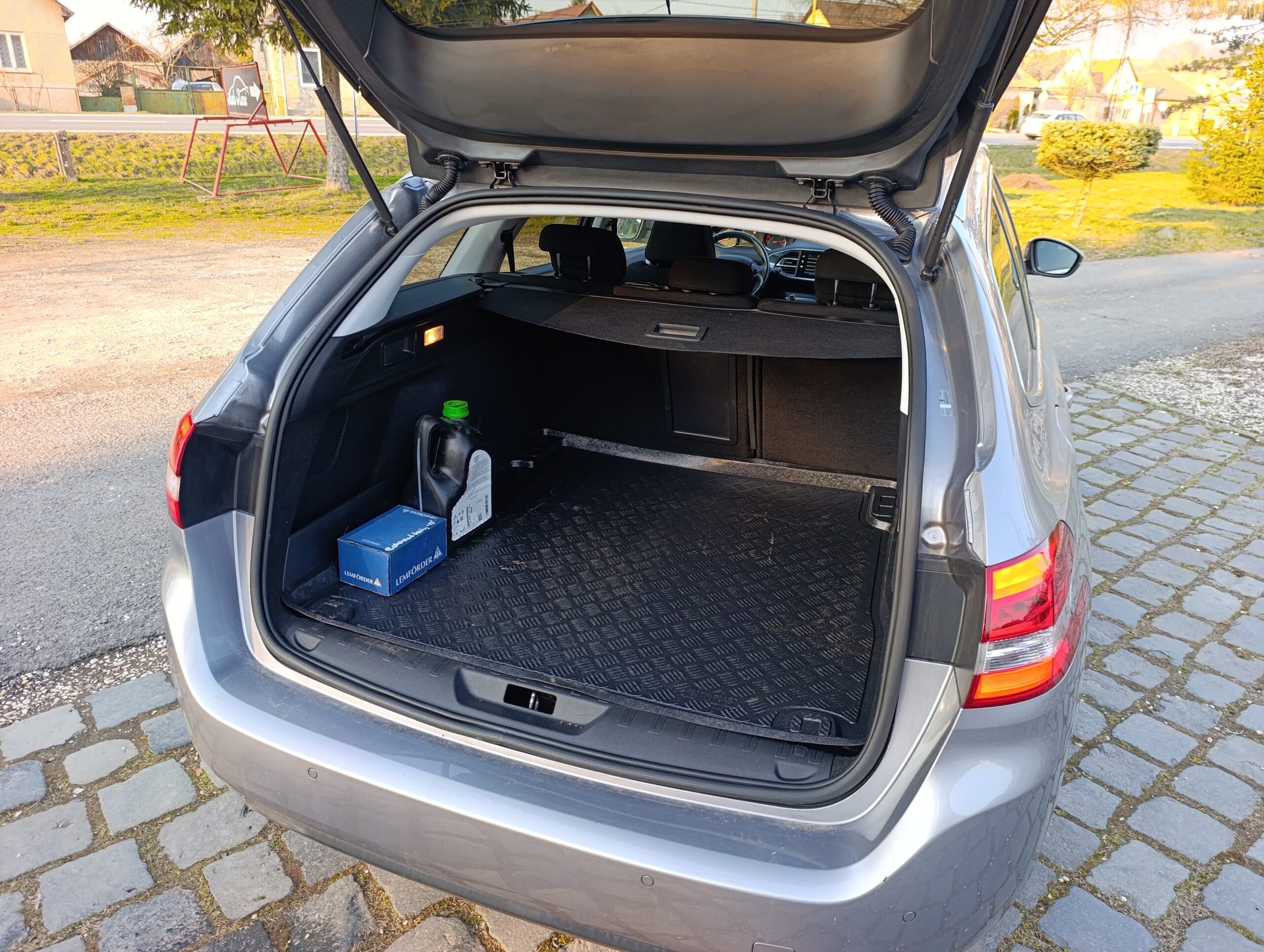 Peugeot 308SW 1.5BlueHDI, 96KW, Manuál 6