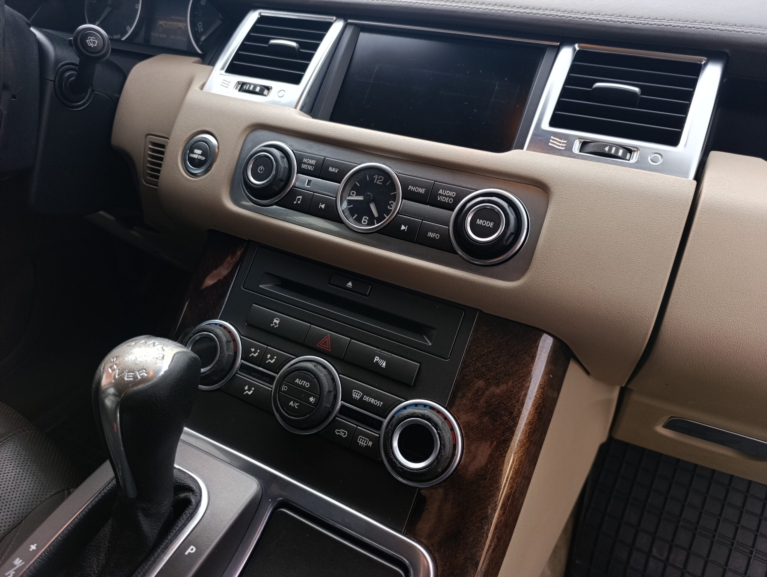 Land Rover Range Rover Sport 3.0 TdV6  Automatic 211PS