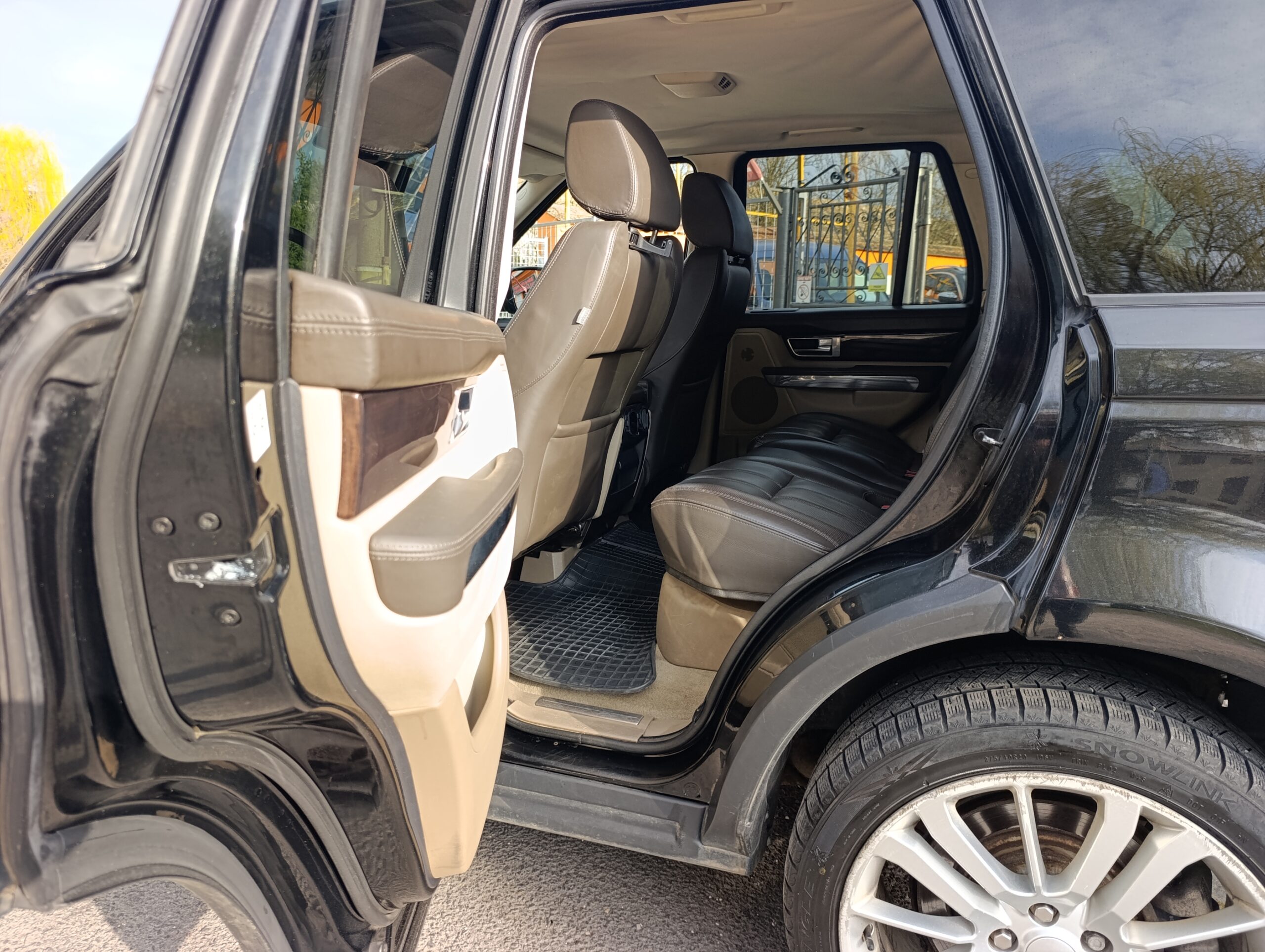 Land Rover Range Rover Sport 3.0 TdV6  Automatic 211PS