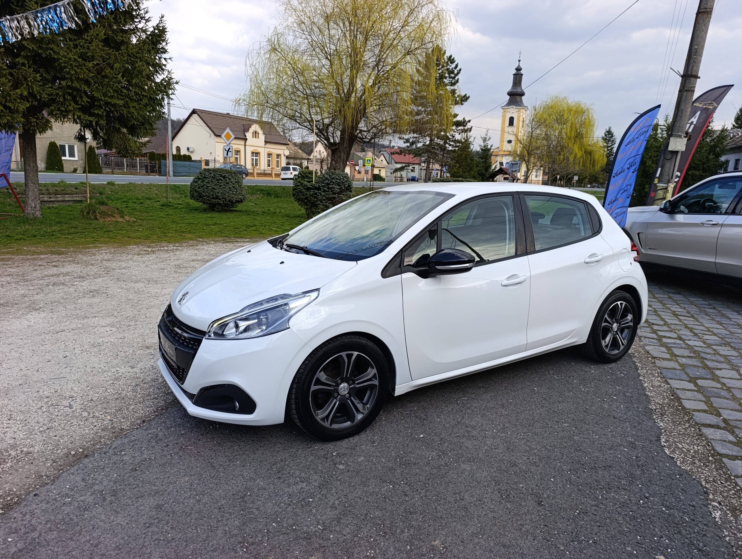 Peugeot 208 1.5BlueHDI NAVI 75kW/102PS