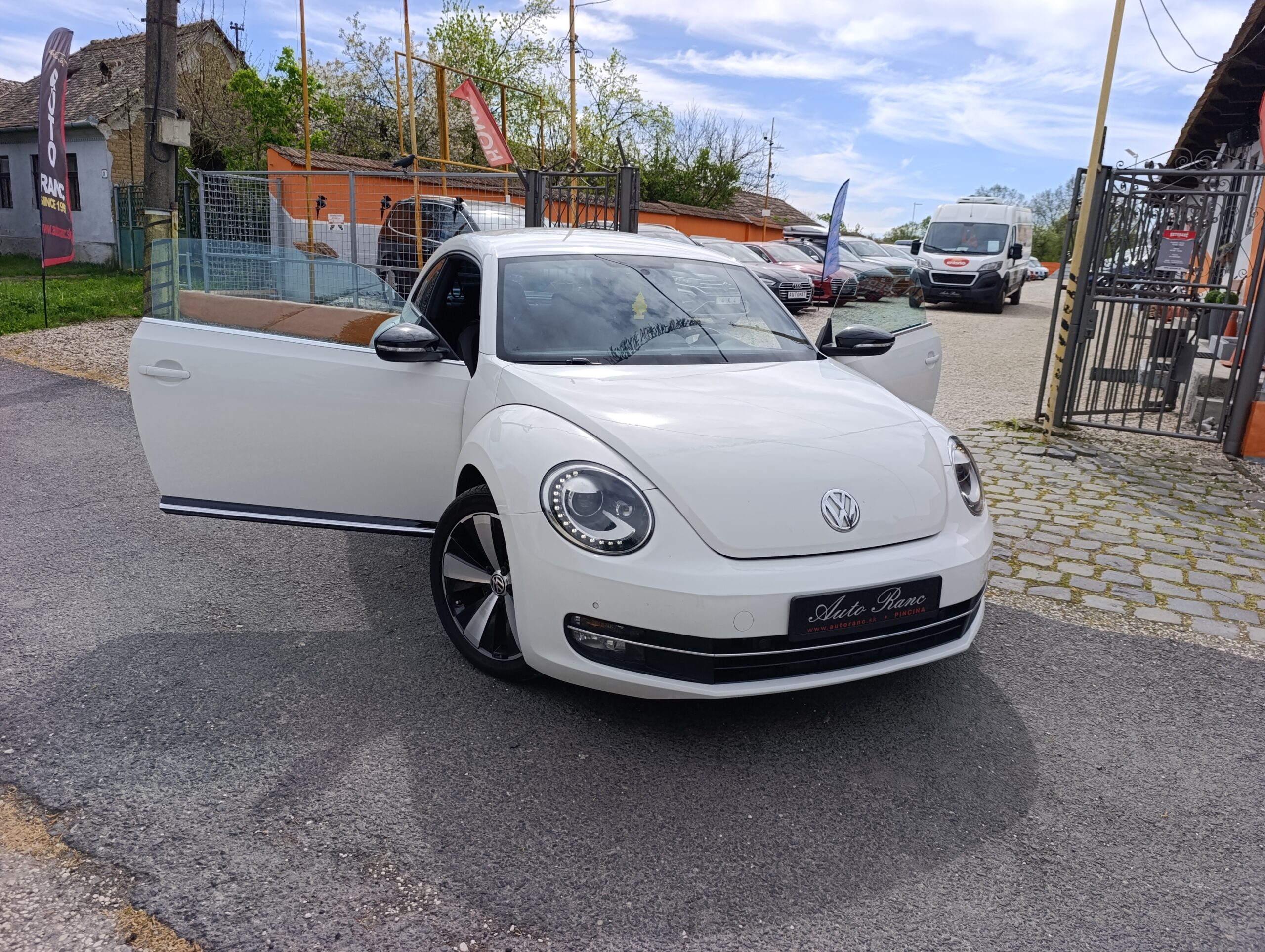 Volkswagen Beetle – ikonické kompaktné auto s oblými tvarmi