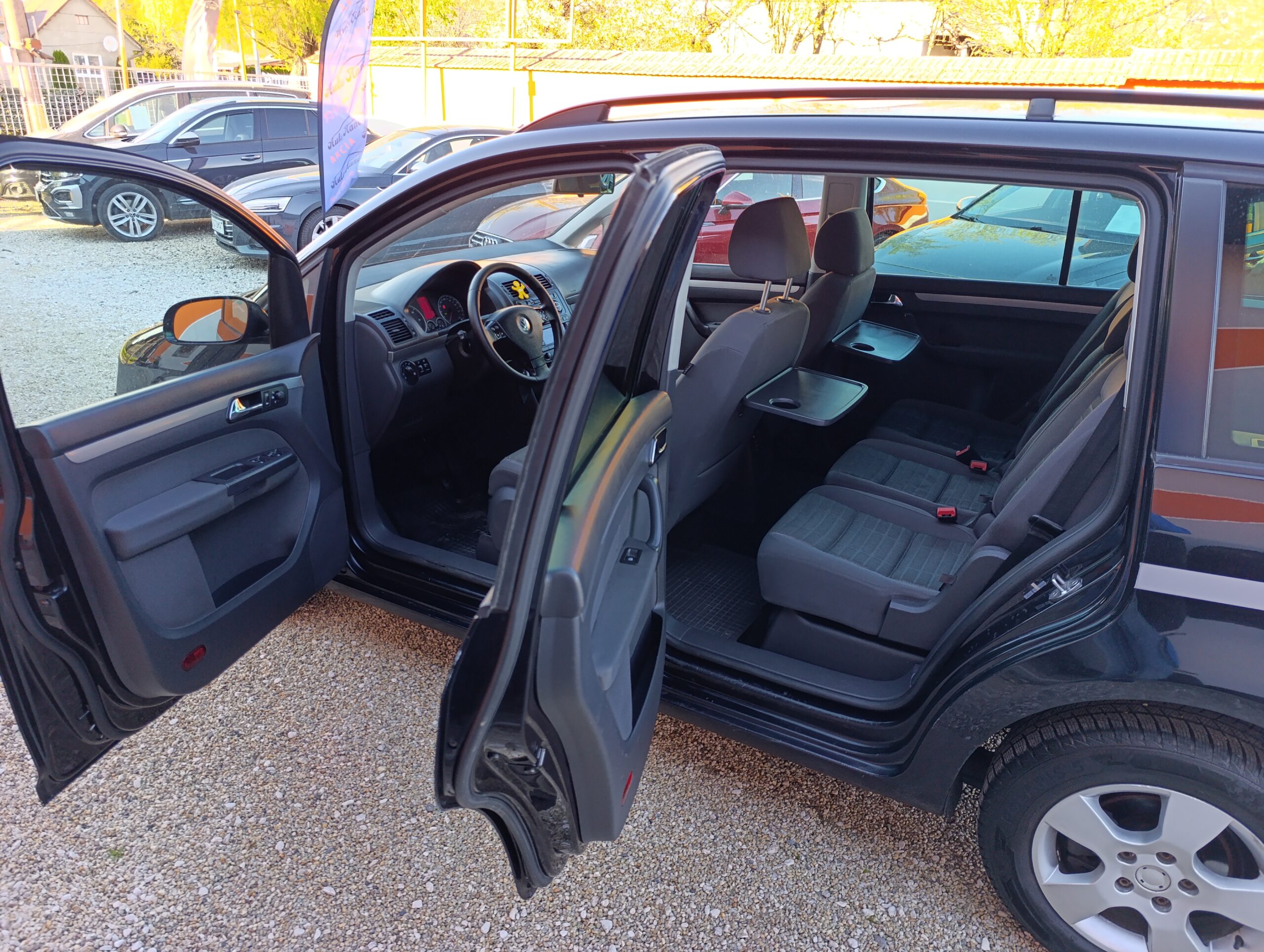 Volkswagen Touran 1.9TDI AT6 77kW Automat