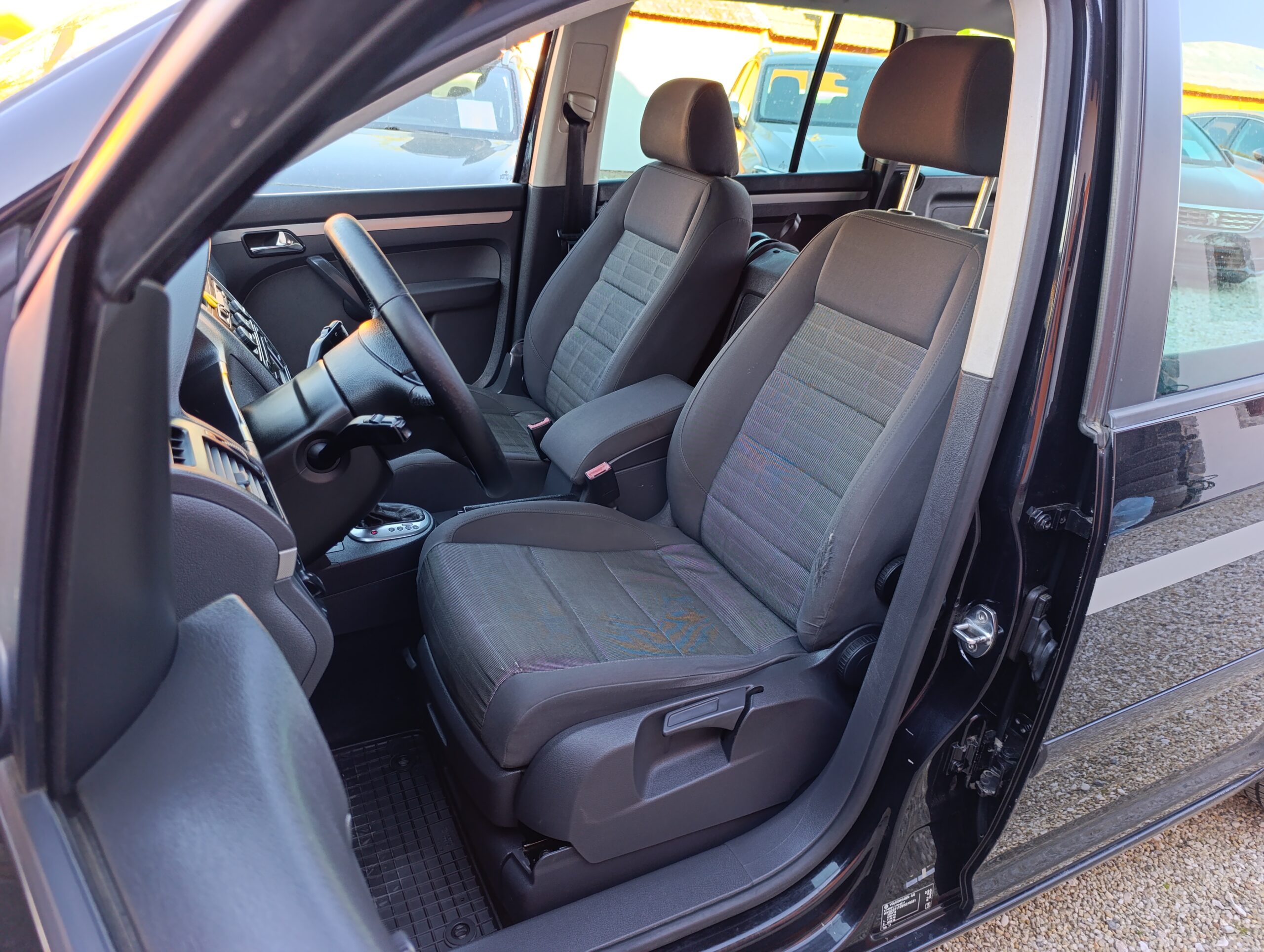 Volkswagen Touran 1.9TDI AT6 77kW Automat