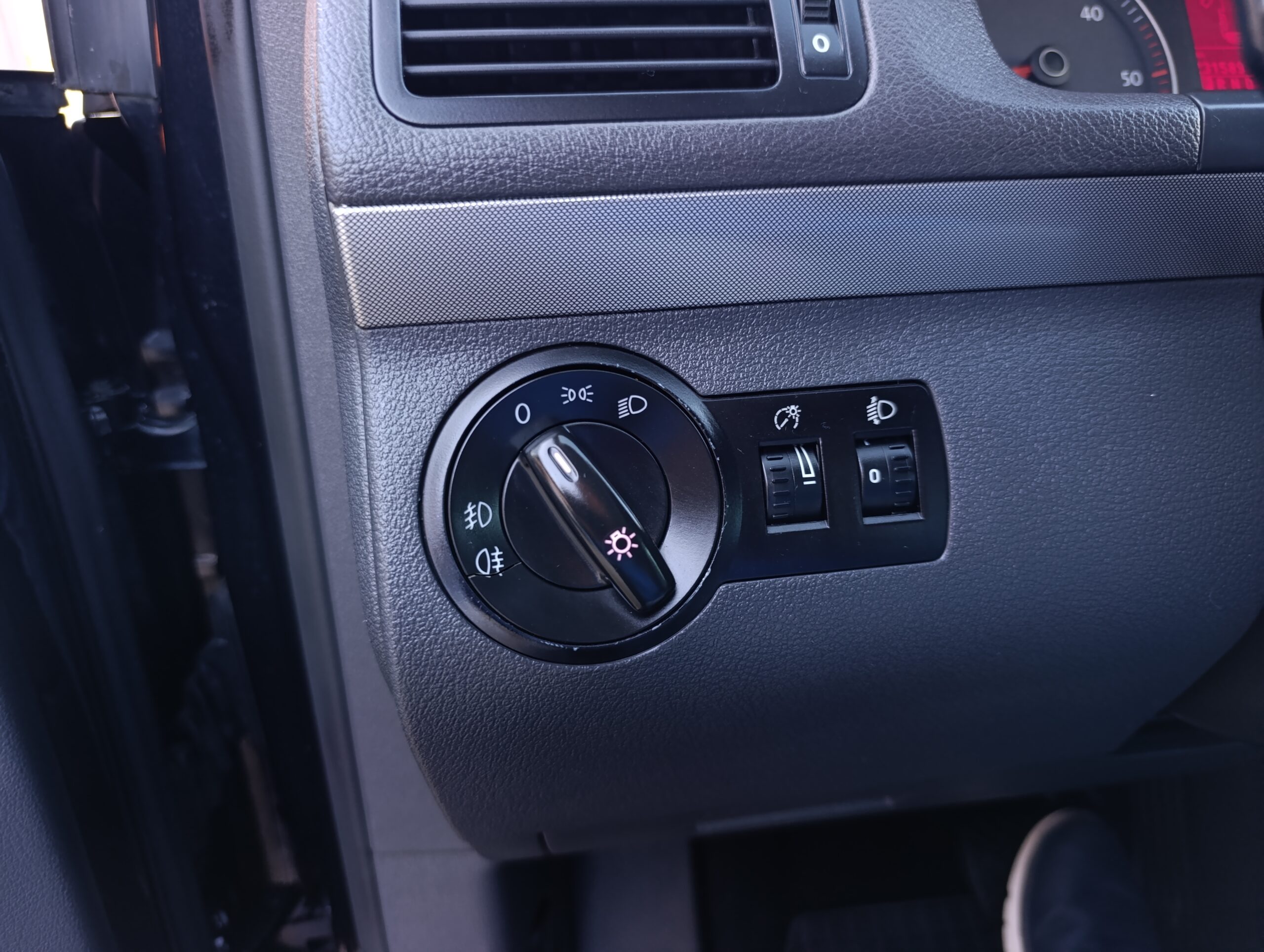 Volkswagen Touran 1.9TDI AT6 77kW Automat