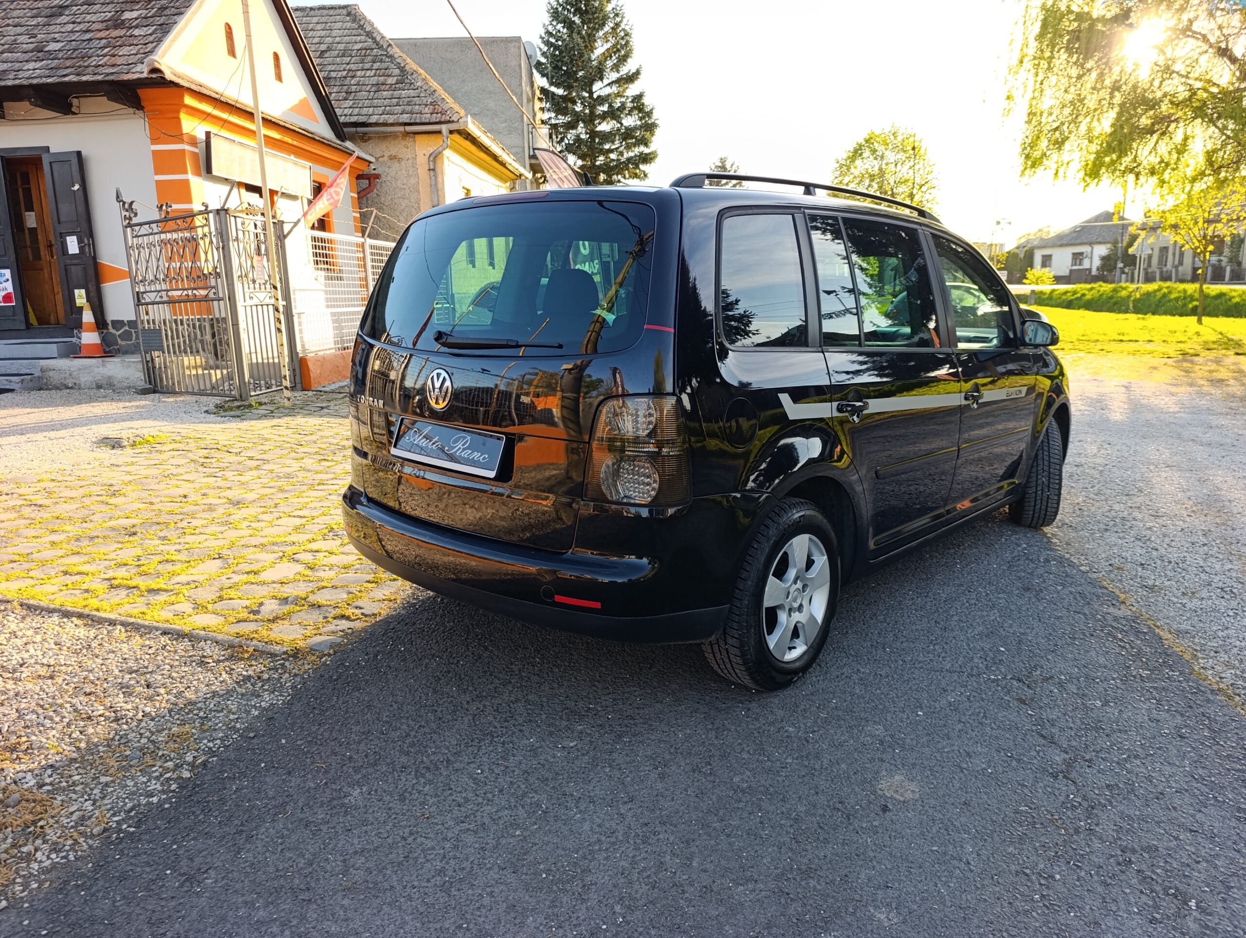 Volkswagen Touran 1.9TDI AT6 77kW Automat