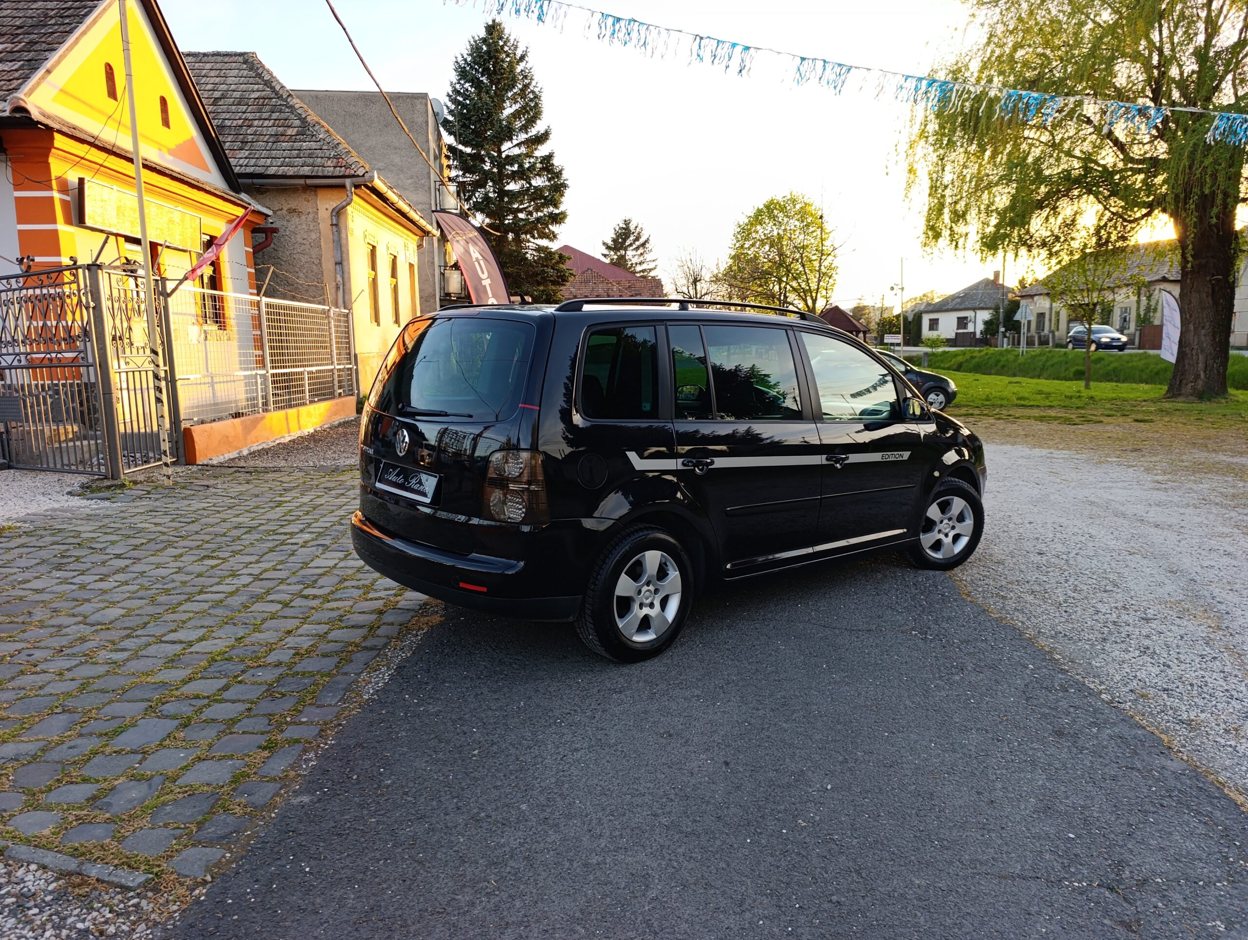 Volkswagen Touran 1.9TDI AT6 77kW Automat