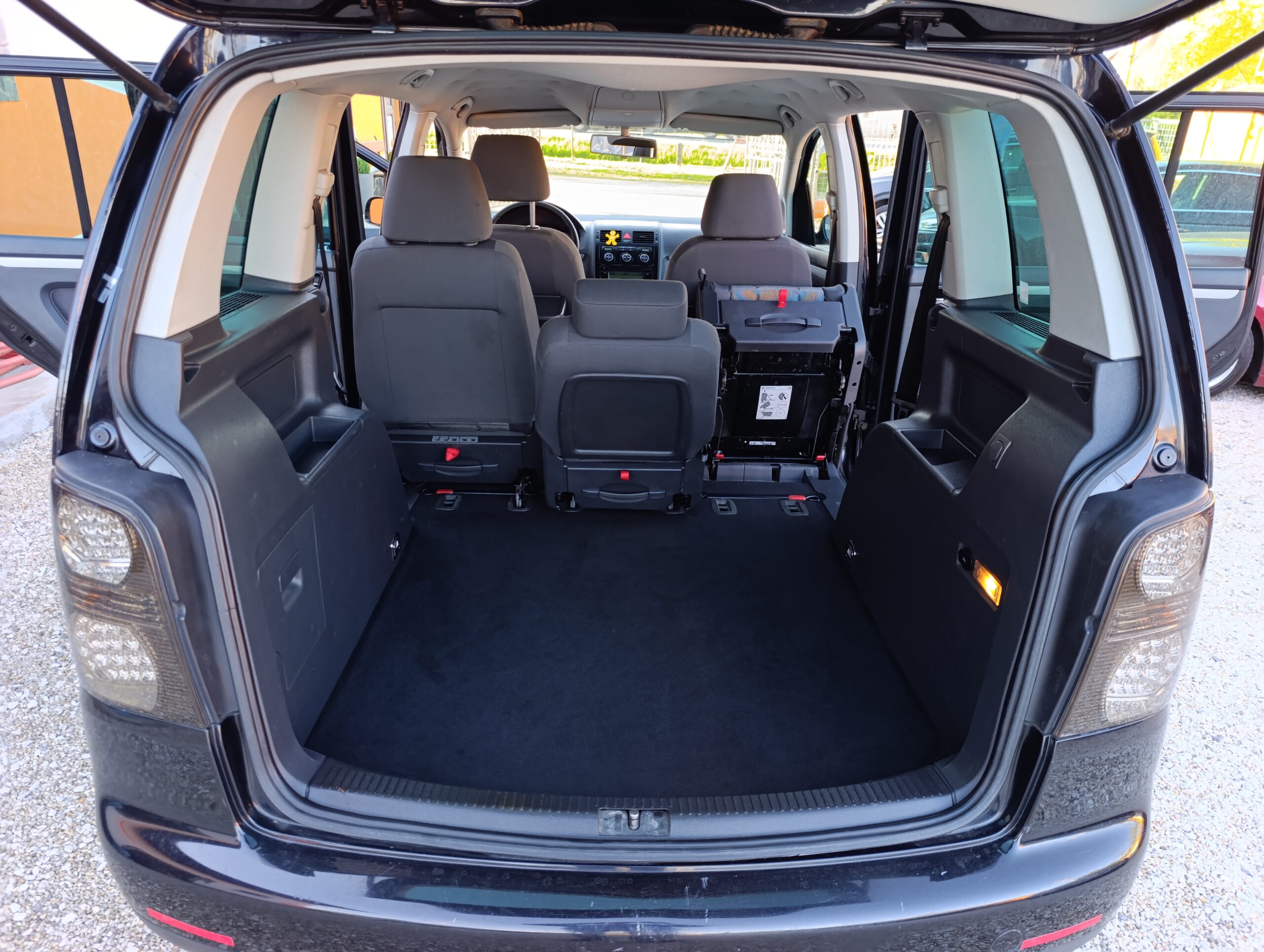 Volkswagen Touran 1.9TDI AT6 77kW Automat