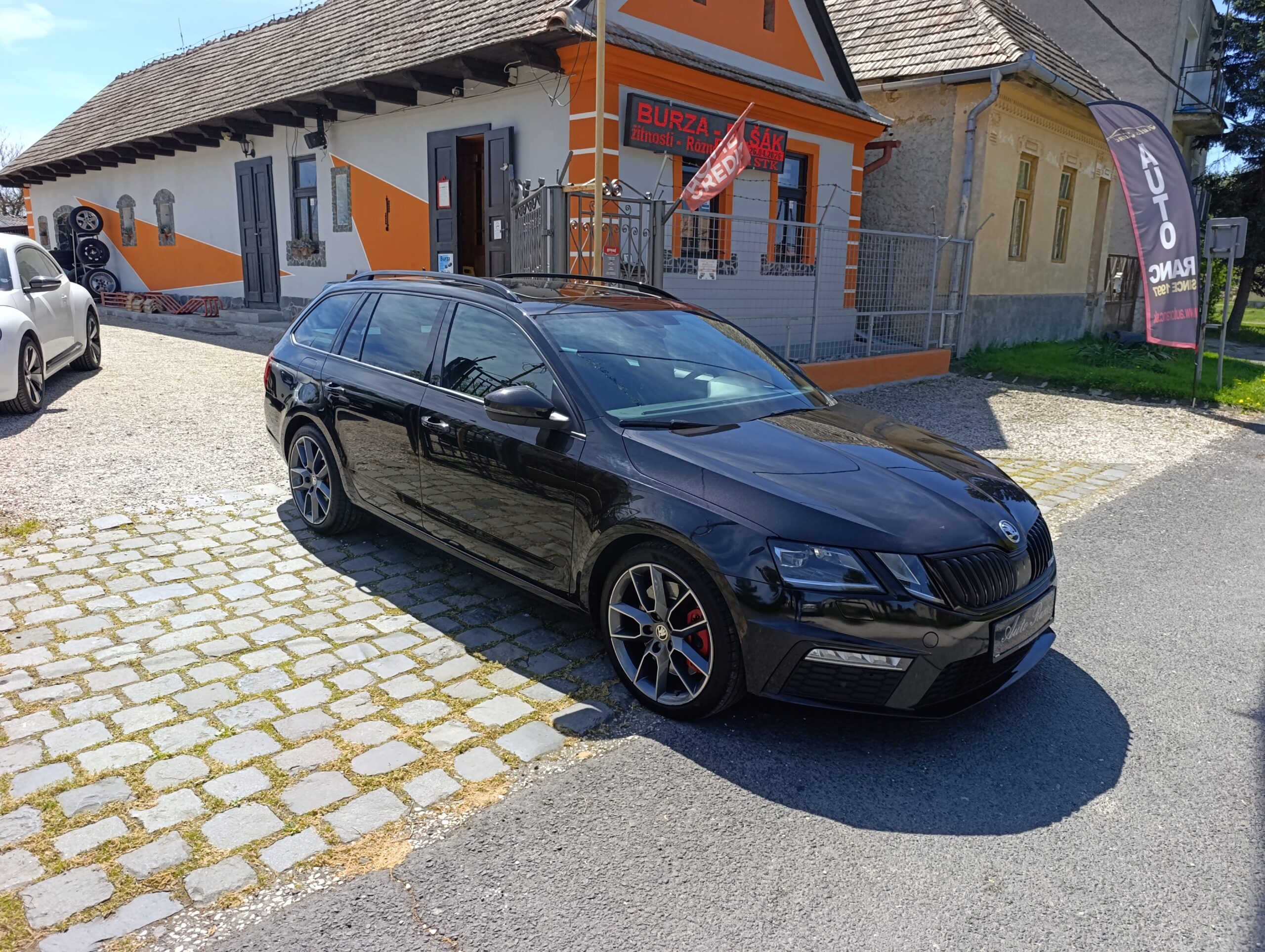Škoda Octavia Combi RS 180kW/245PS, Panoráma