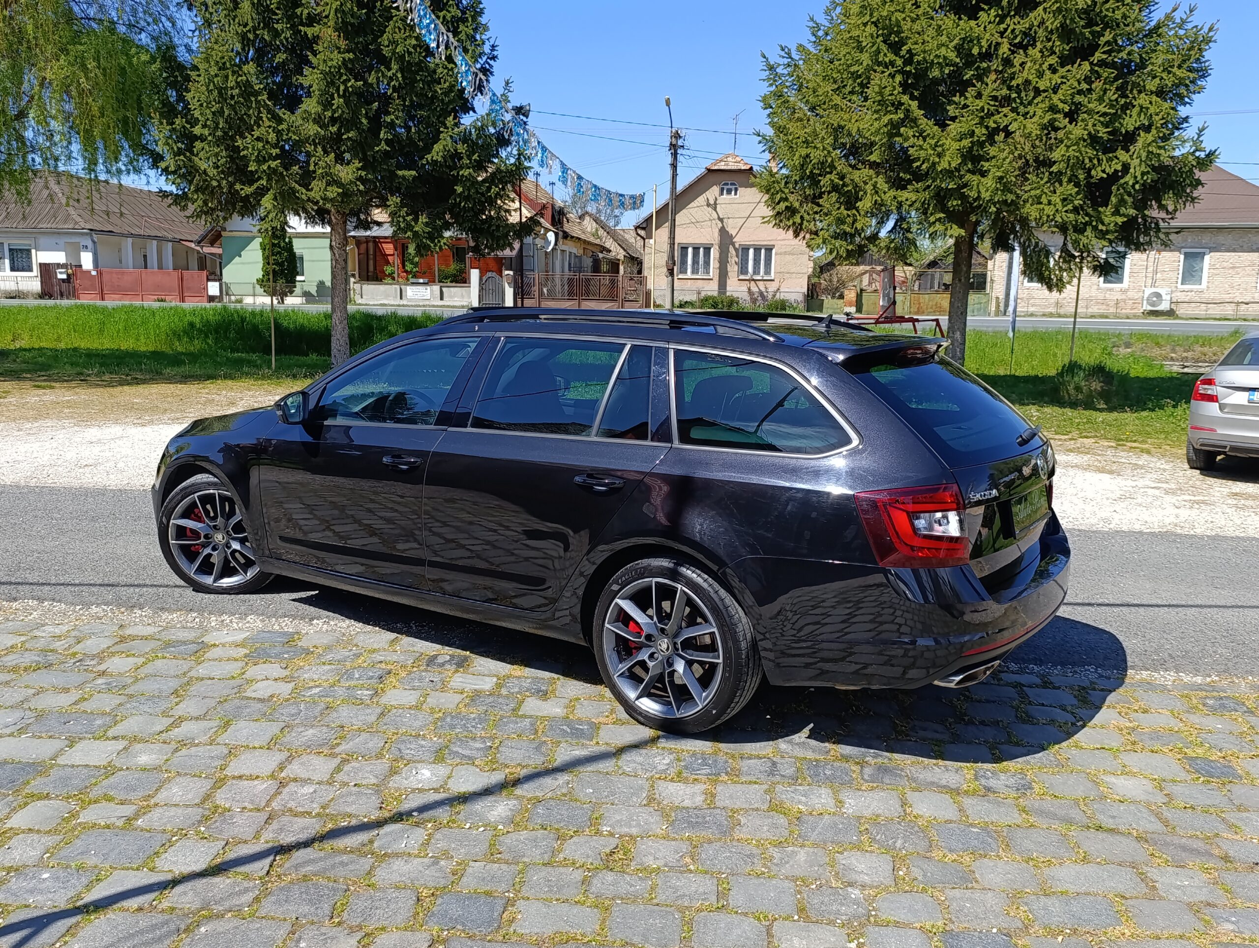 Škoda Octavia Combi RS 180kW/245PS, Panoráma