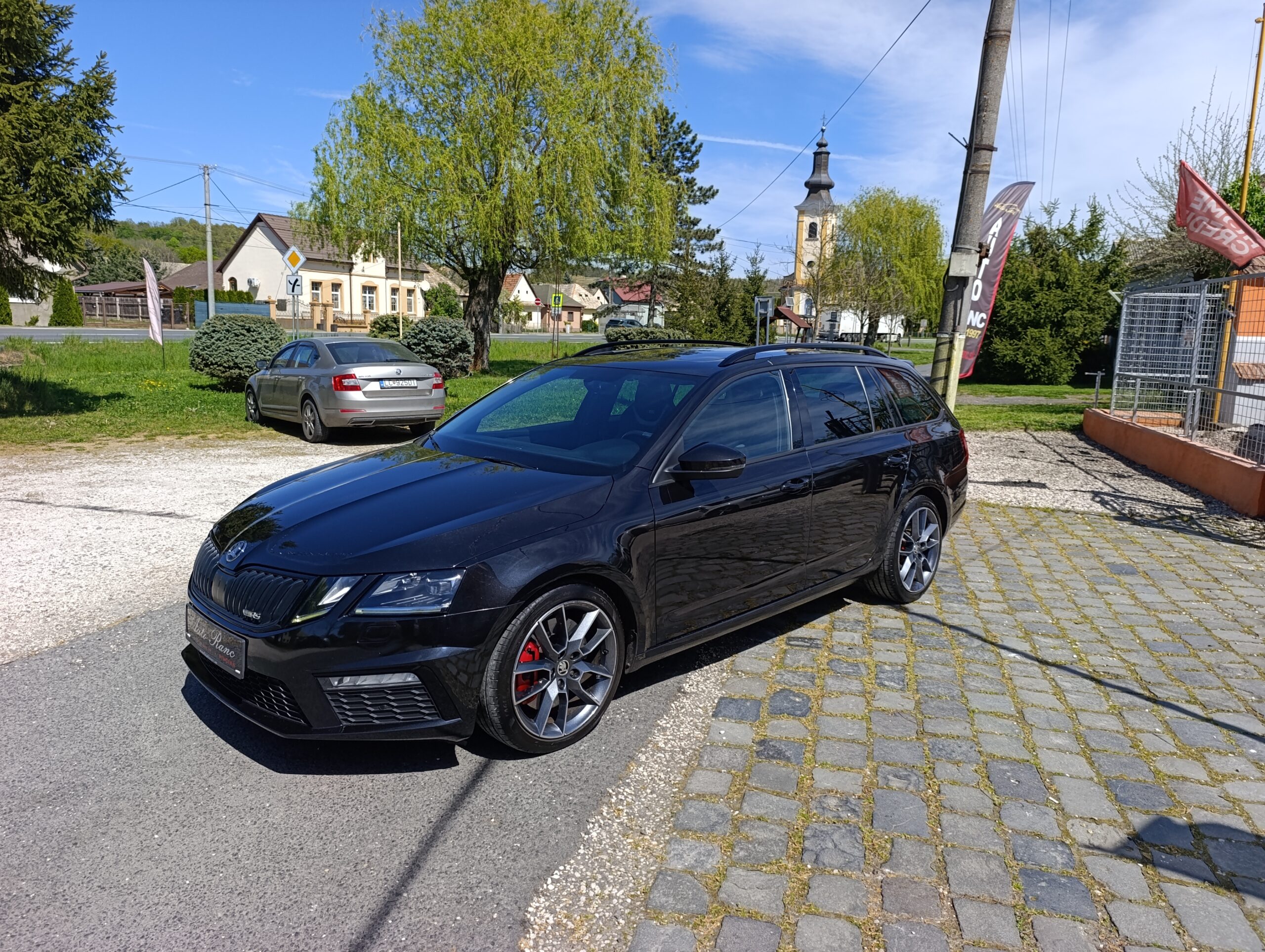 Škoda Octavia Combi RS 180kW/245PS, Panoráma