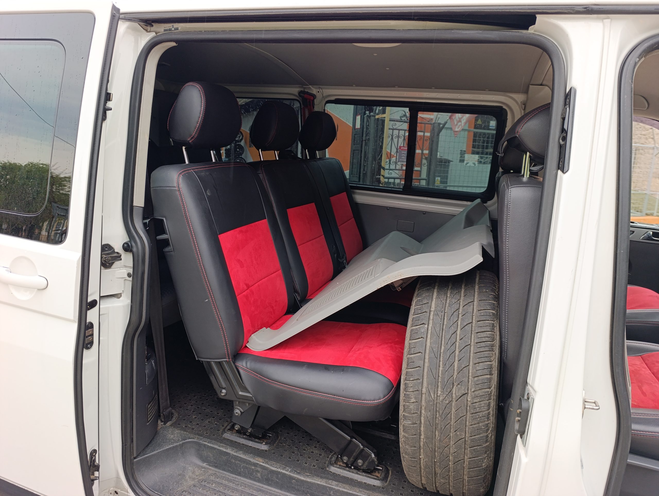 Volkswagen Transporter 9M 2011 2.0TDI 9 Miestny 75kW/102PS T5.1 Facelift