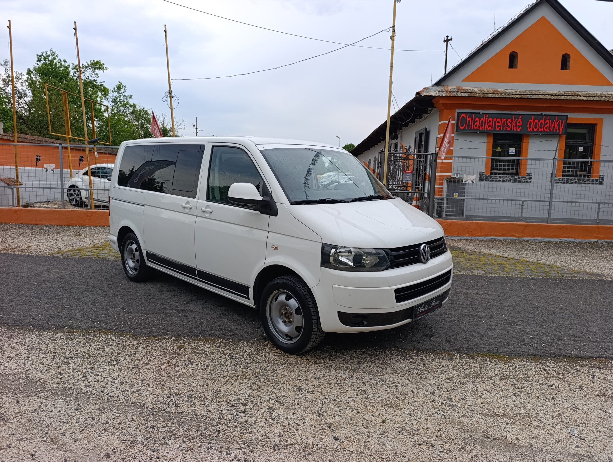 Volkswagen Transporter 9M 2011 2.0TDI 9 Miestny 75kW/102PS T5.1 Facelift