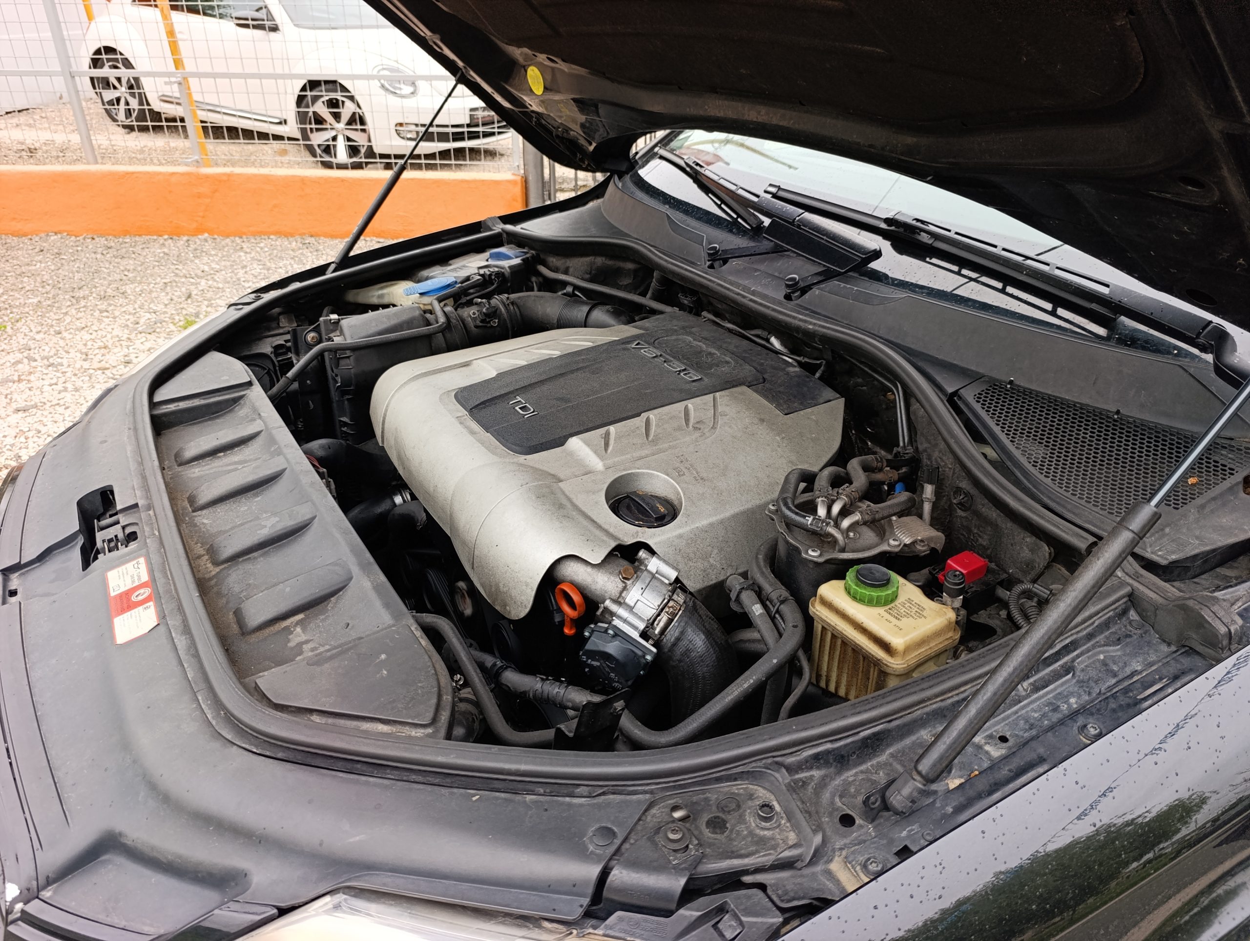 Audi Q7 3.0TDI R21, model 2008, 171kW/232PS