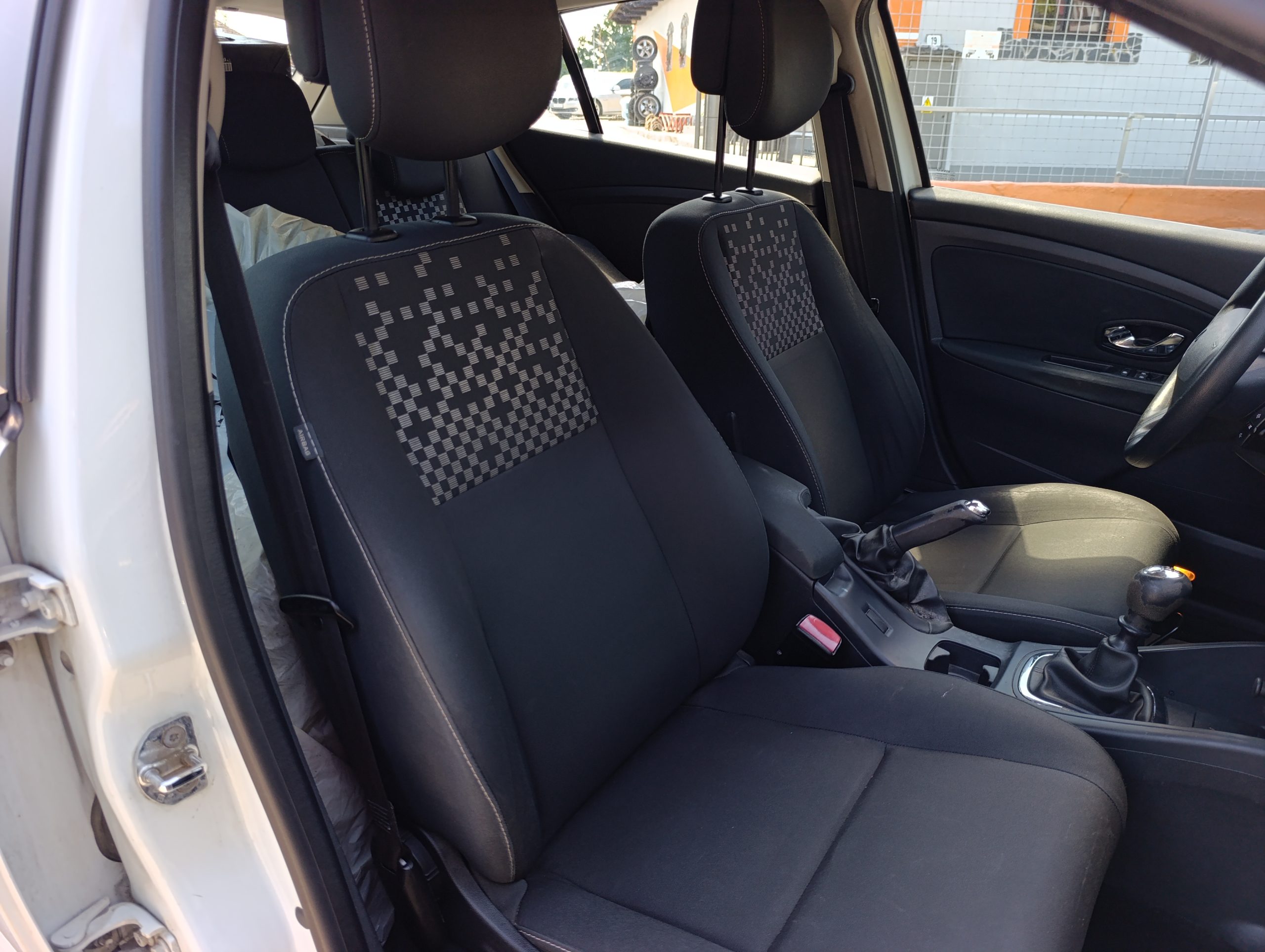 Renault Mégane 1.6i Dvojzónová klimatizácia