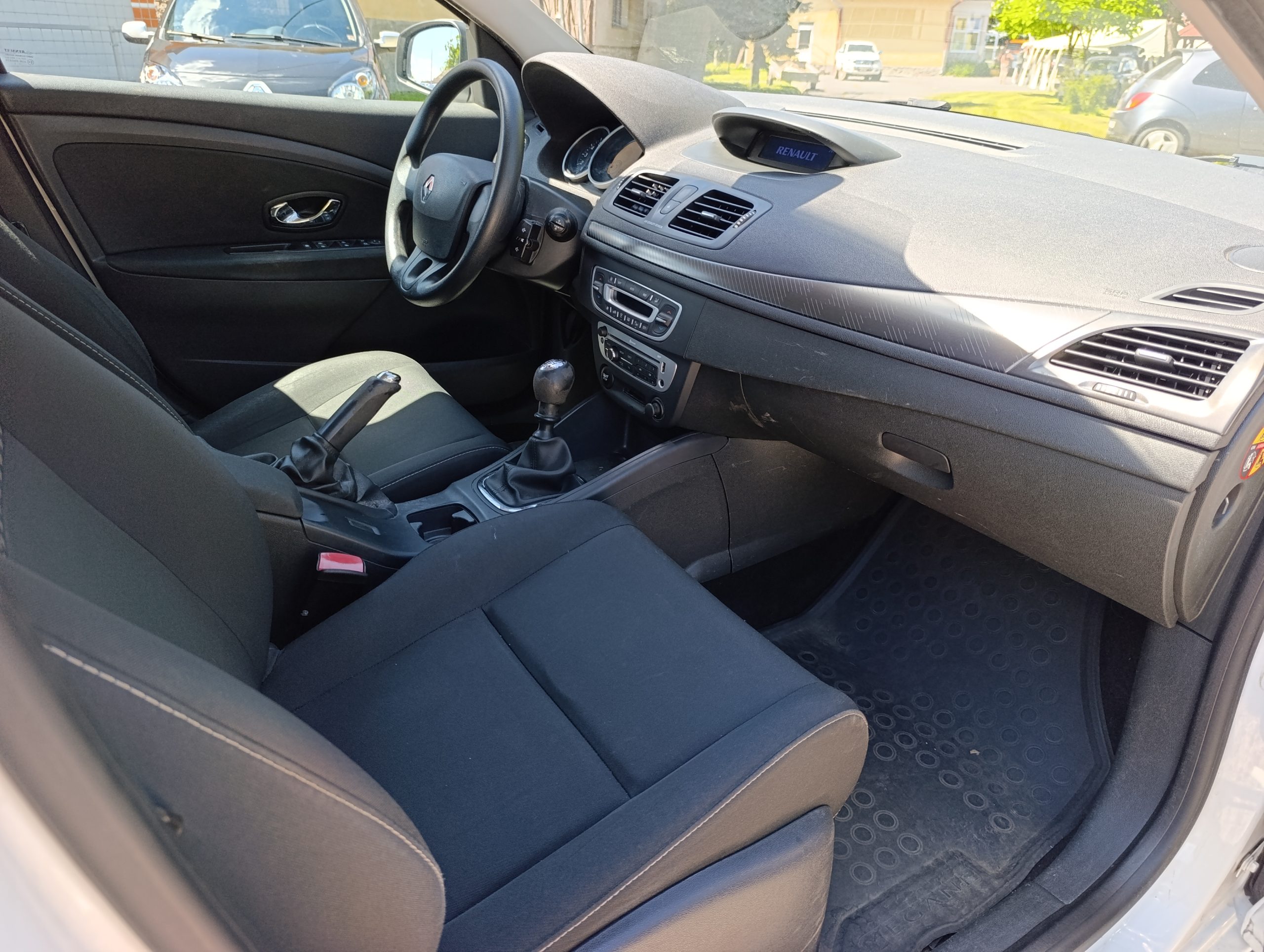 Renault Mégane 1.6i Dvojzónová klimatizácia