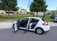 Renault Mégane 1.6i Dvojzónová klimatizácia