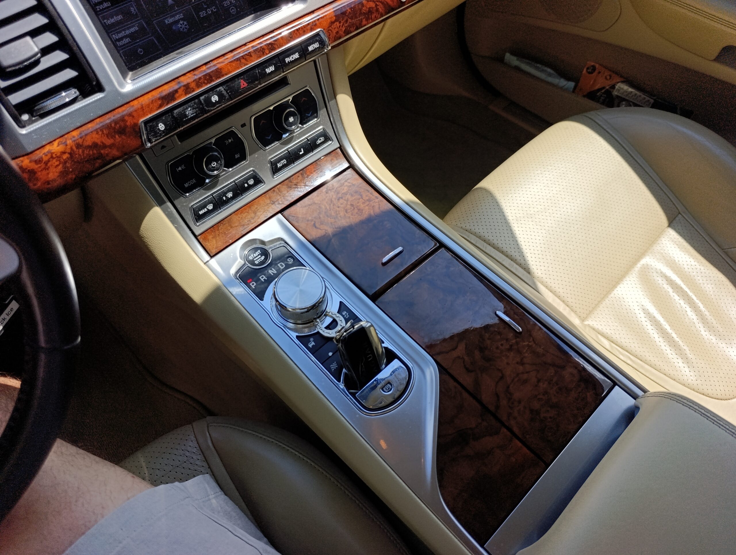Jaguar XF 3.0D V6 S 202kW X250 Facelift, 275PS