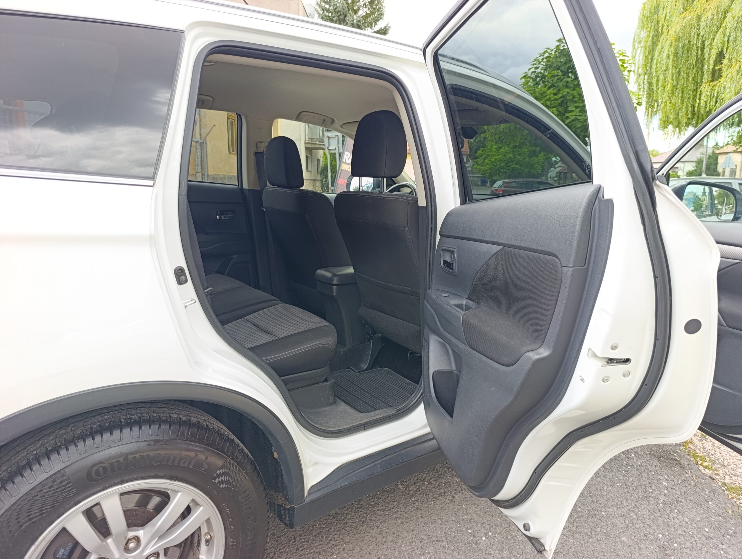 Mitsubishi Outlander 2.2 DI-D. Prvý majiteľ. Auto kúpené na Slovensku.