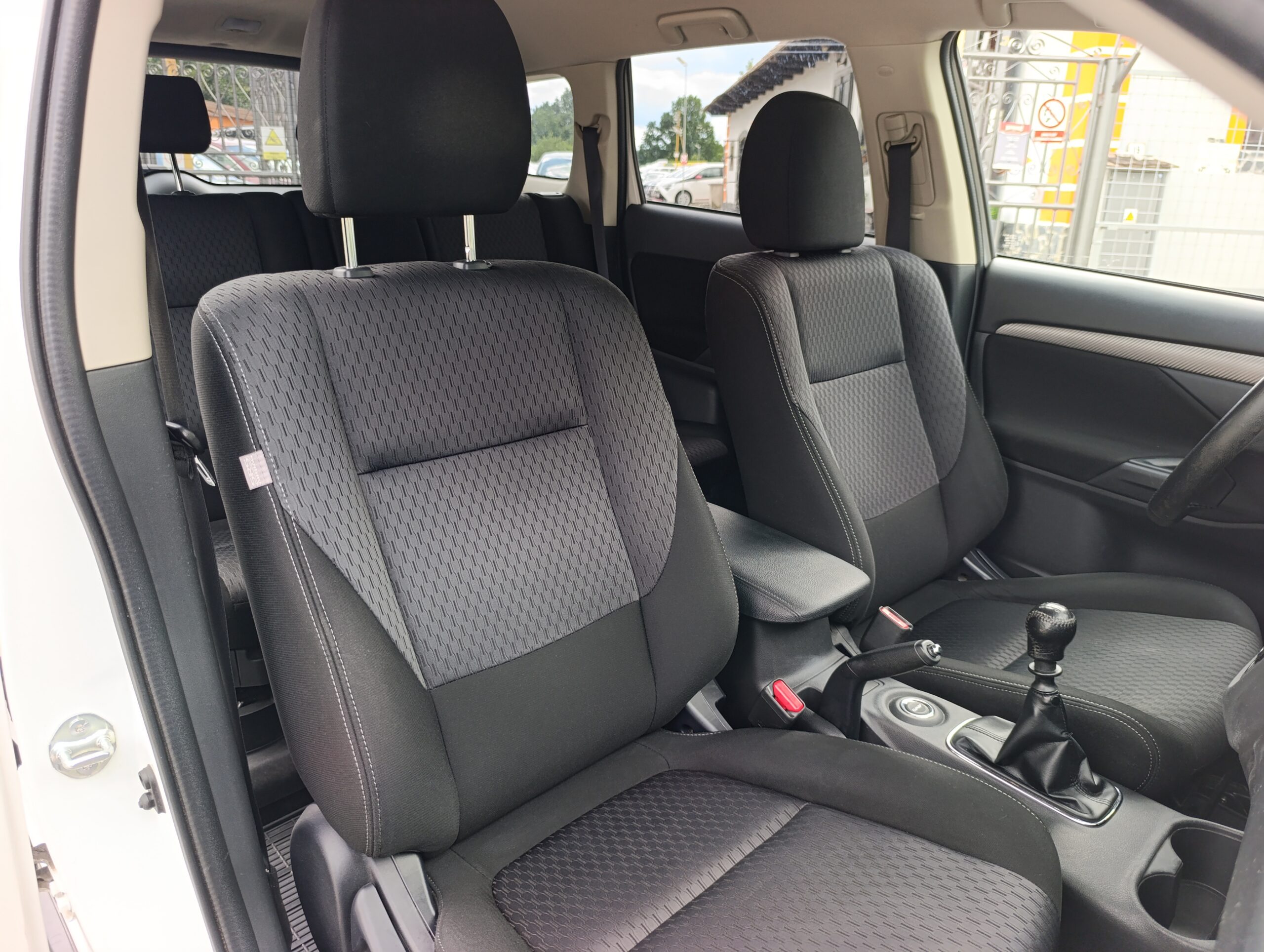 Mitsubishi Outlander 2.2 DI-D. Prvý majiteľ. Auto kúpené na Slovensku.