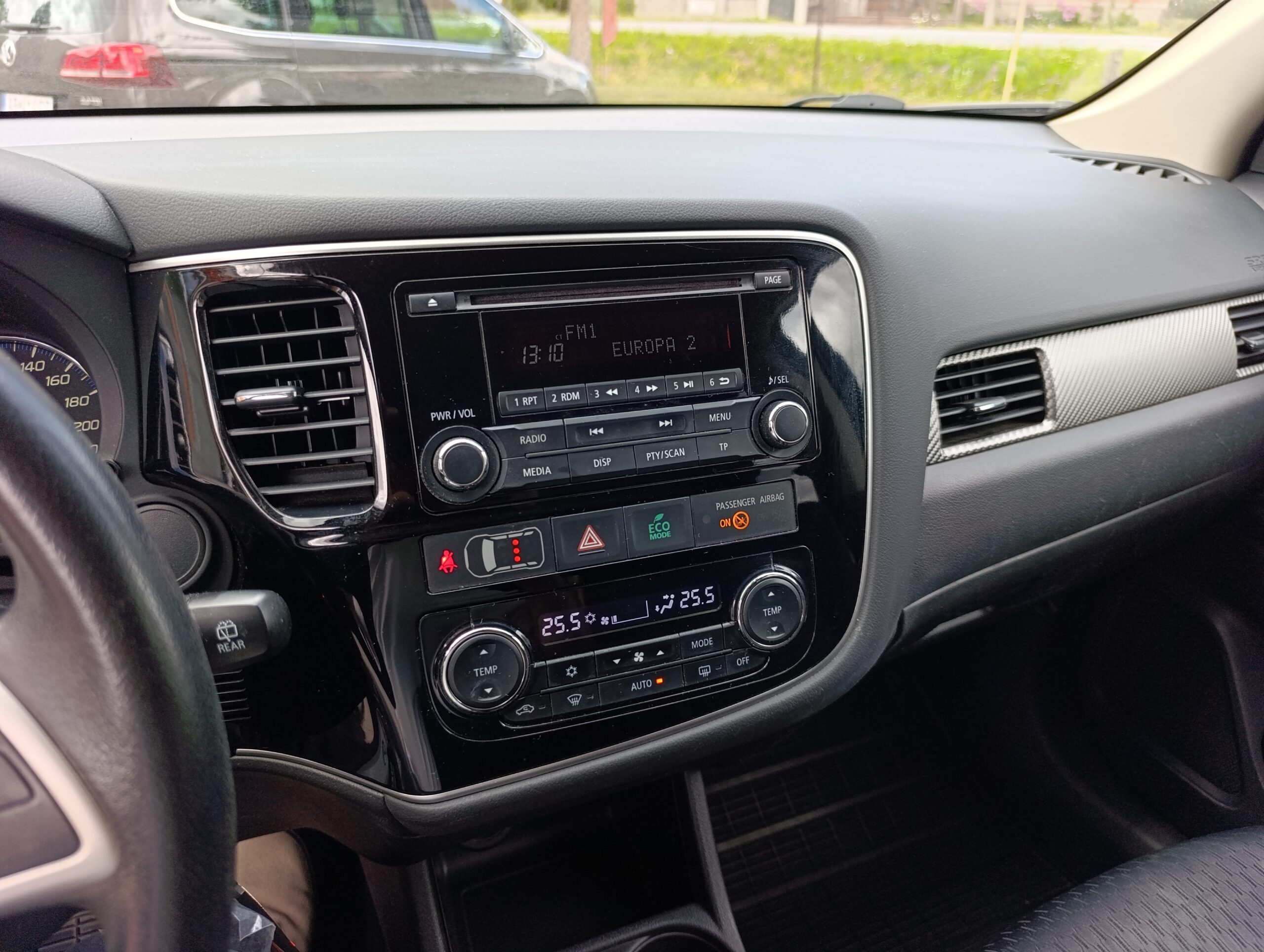 Mitsubishi Outlander 2.2 DI-D. Prvý majiteľ. Auto kúpené na Slovensku.