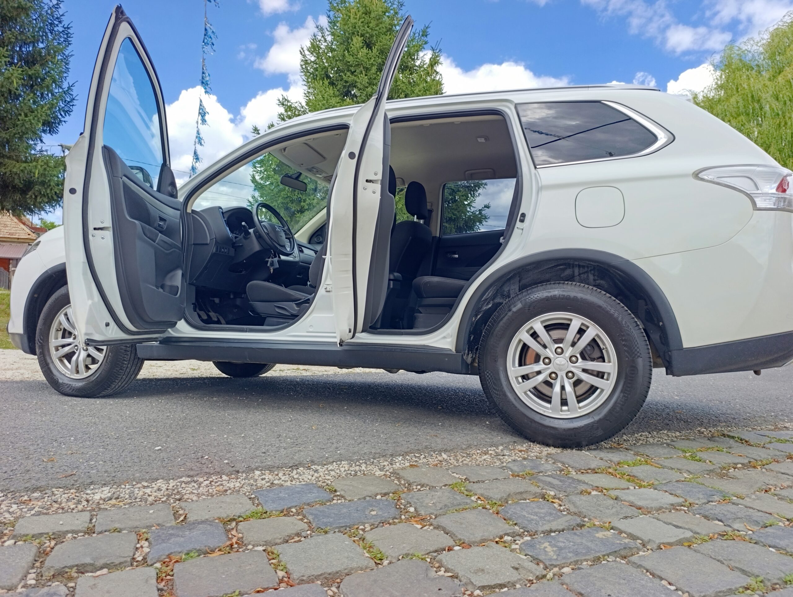 Mitsubishi Outlander 2.2 DI-D. Prvý majiteľ. Auto kúpené na Slovensku.