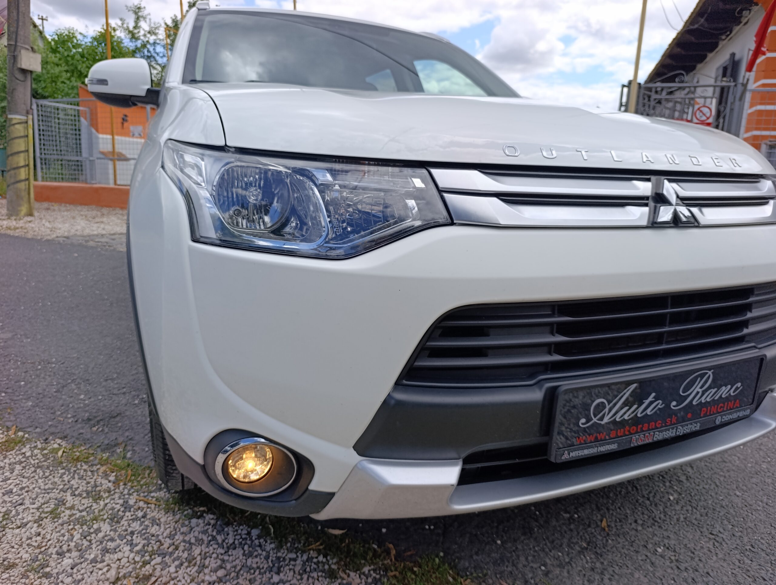 Mitsubishi Outlander 2.2 DI-D. Prvý majiteľ. Auto kúpené na Slovensku.