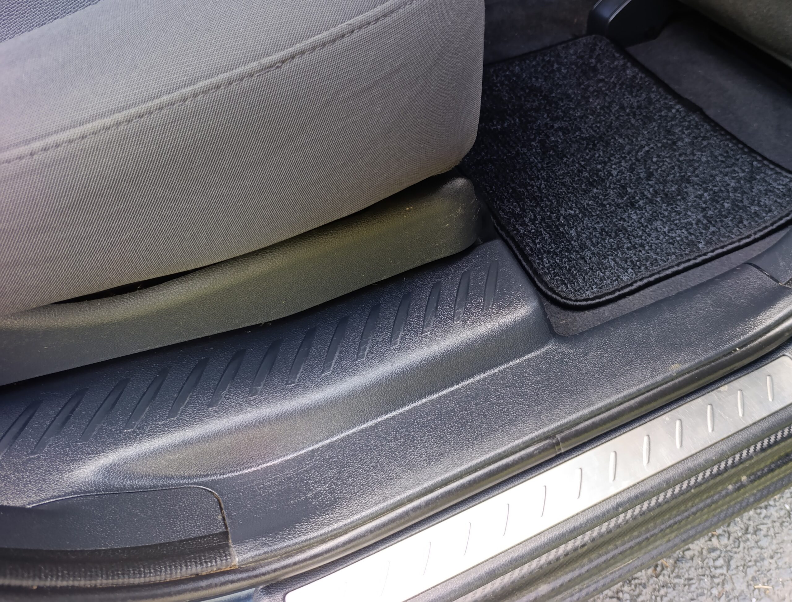 KIA Carens 2.0CRDI 1. Majiteľ